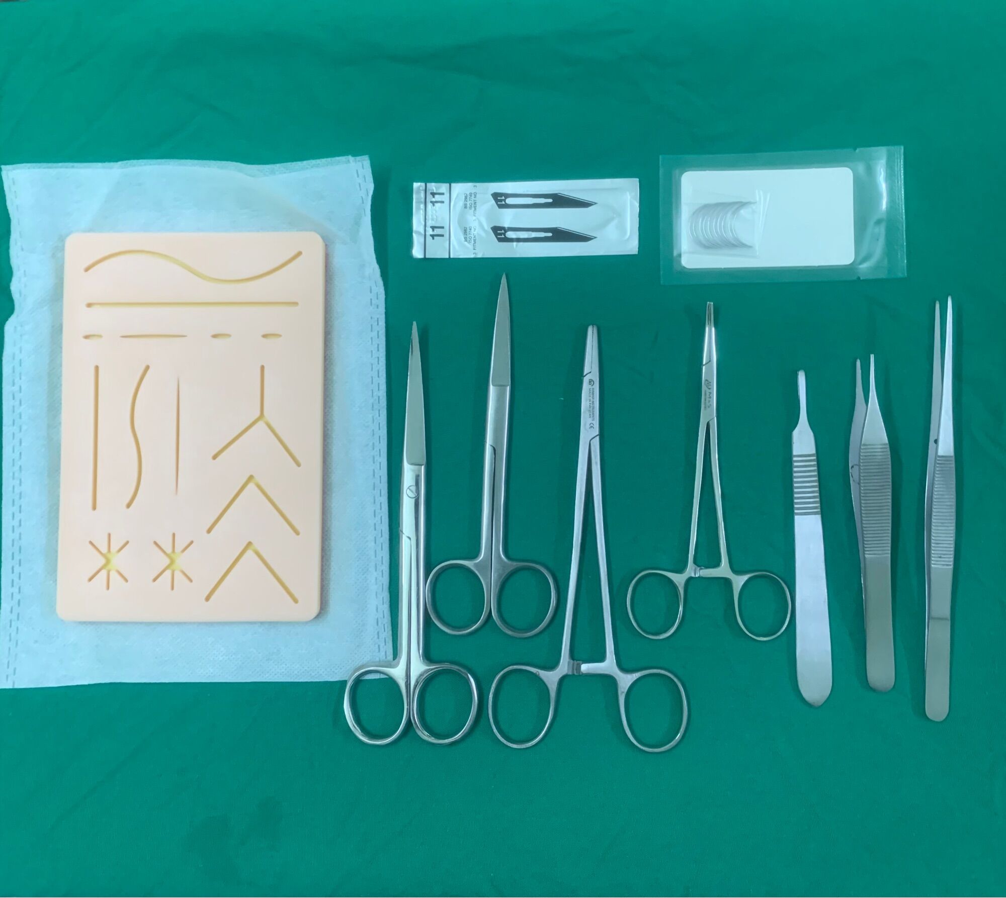 Combo da giả tập khâu + bộ dụng cụ tập khâu vết thương