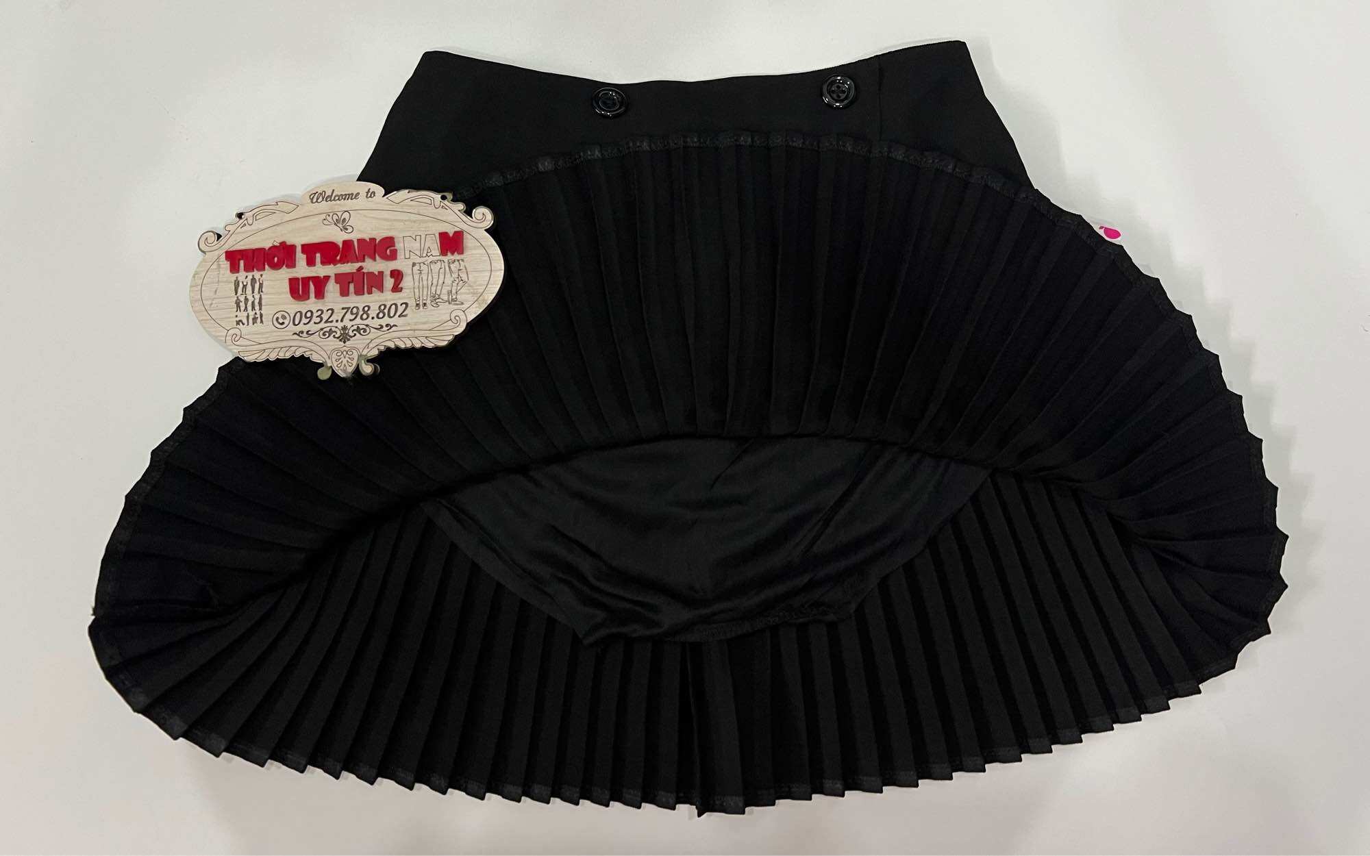 (23kg-32kg)CHÂN VÁY MÀU XẾP LY XOÈ MÀU ĐEN CHO BÉ