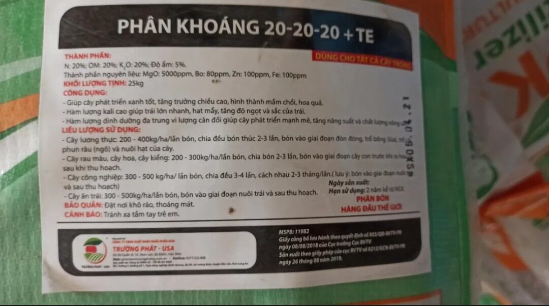 phân nón npk hữu cơ khoáng 20.20.20 te túi 1kg