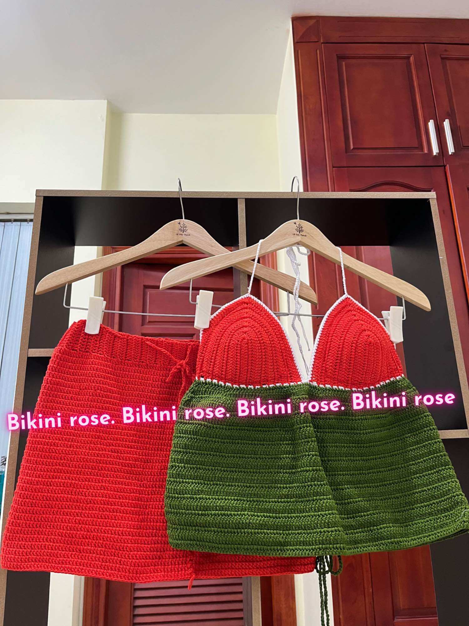 BIKINI LEN MÓC DƯA HẤU
