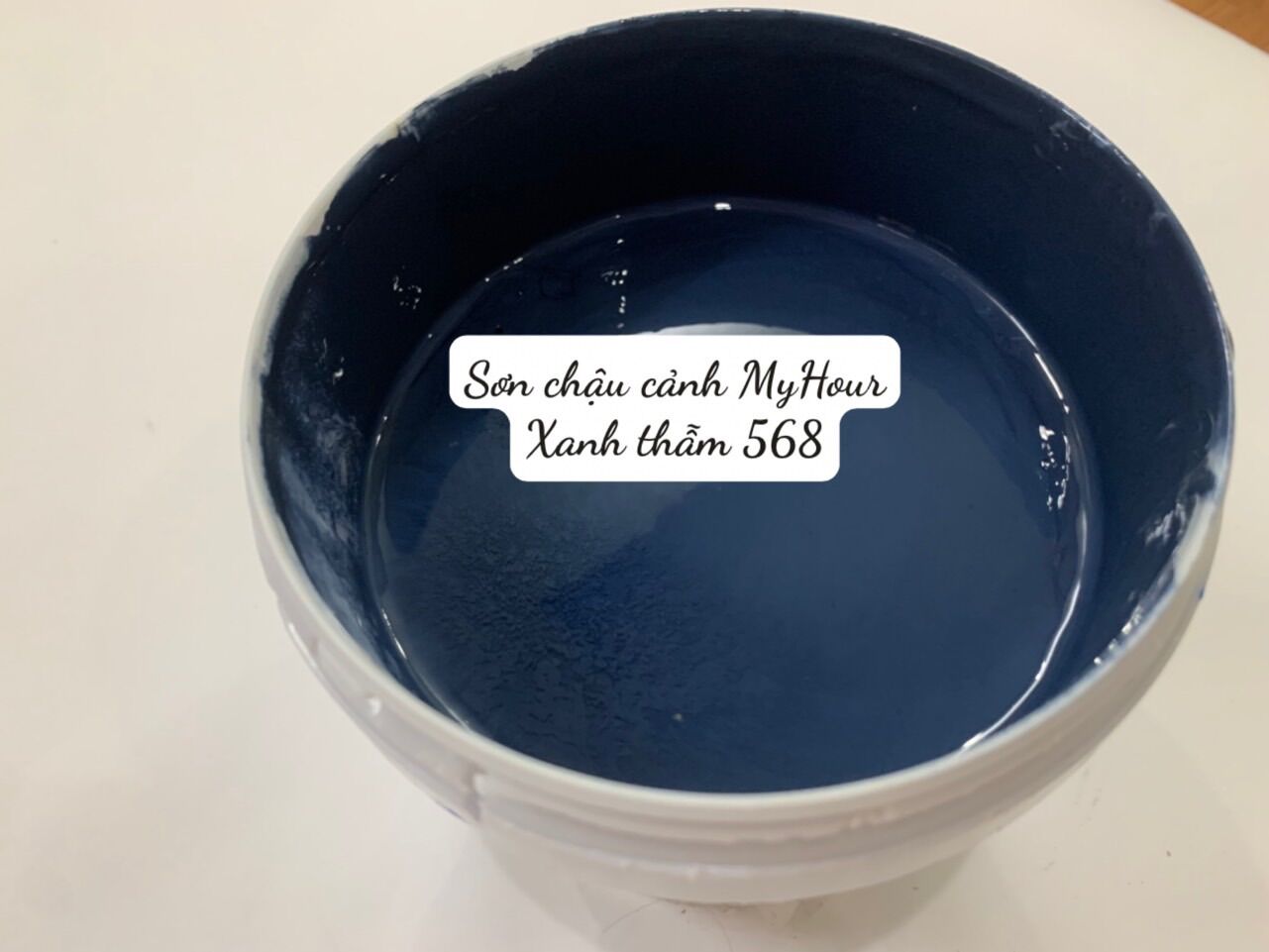 Sơn chậu cảnh màu xanh thẫm