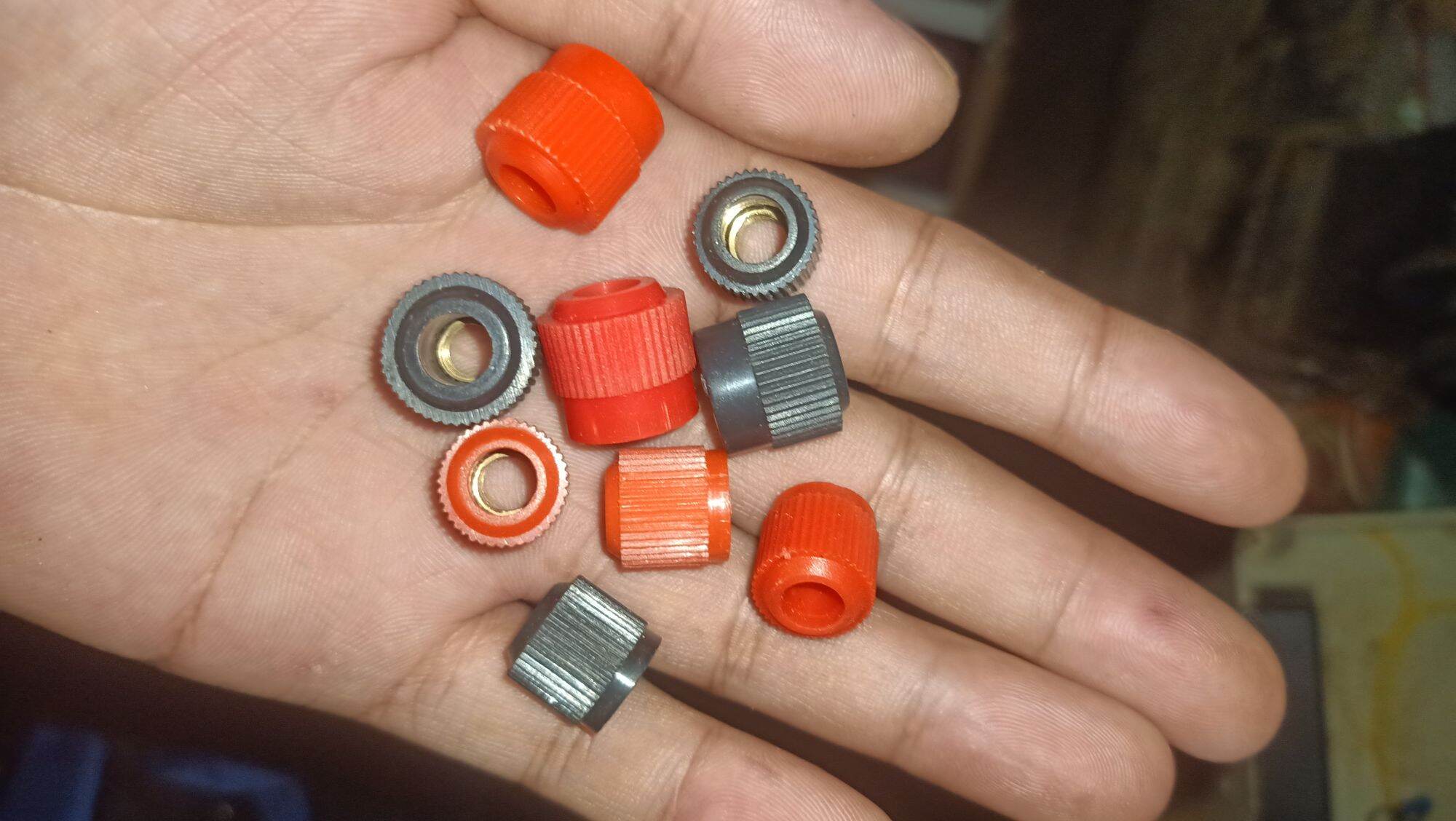 1 cáp đen đỏ ốc