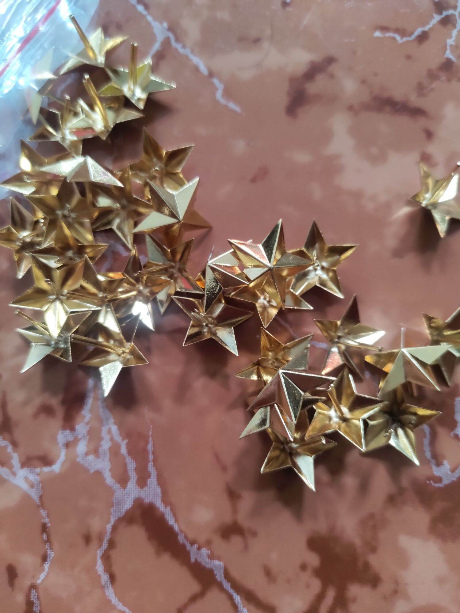 bộ chi tiết sao kim loại gắn cầu vai áo bảo vệ.