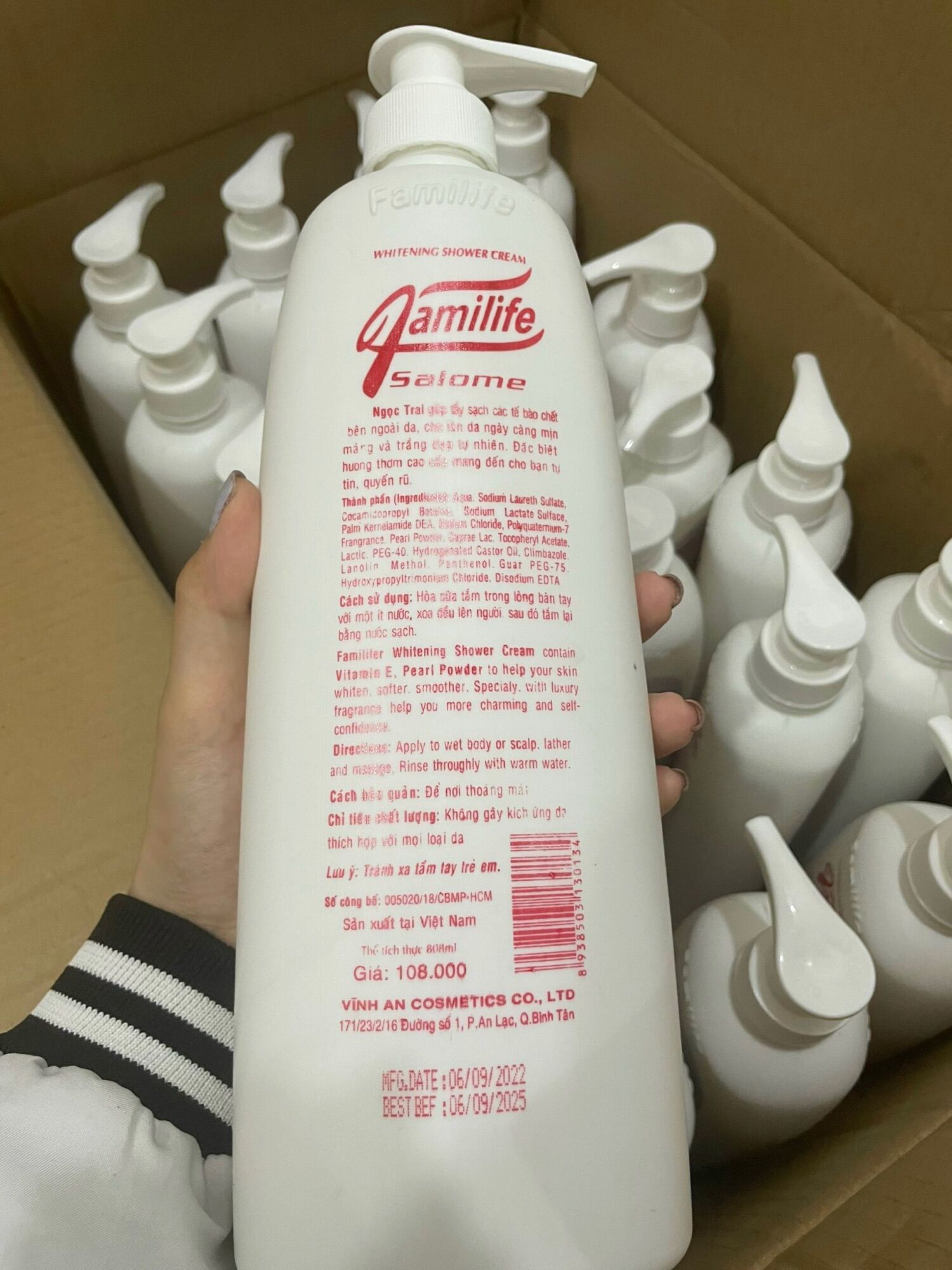 (Combo 2 chai) Sữa Tắm Cá Ngựa Familife 1000ml