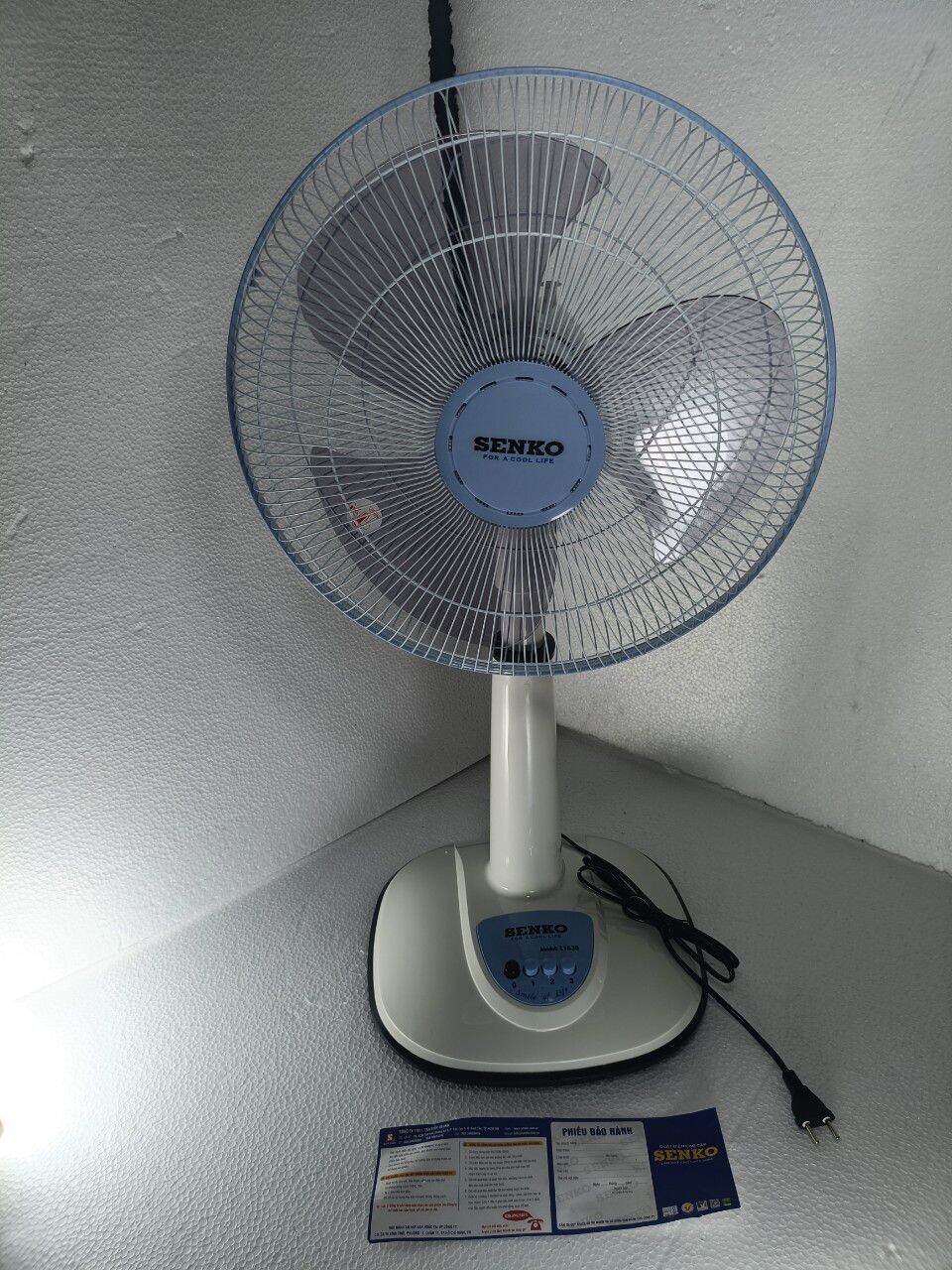 Quạt lửng thân nhựa Senko L1638