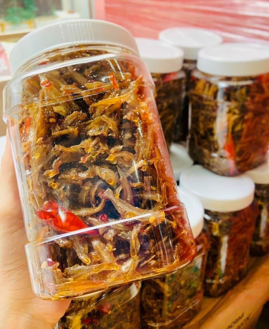 Cá cơm rim tiêu mắm kẹo hủ 500gr