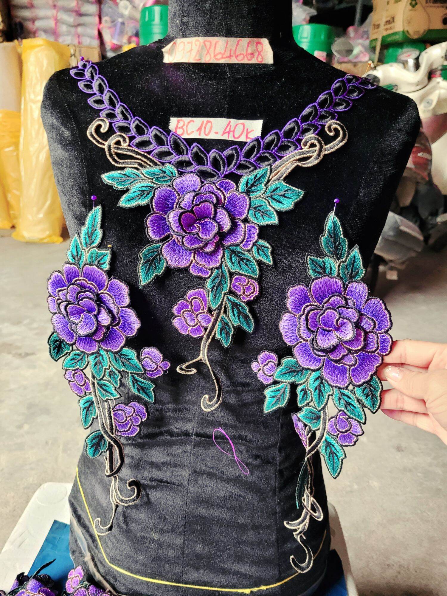 Bộ 1 cổ và 2 hoa thêu mã bc10