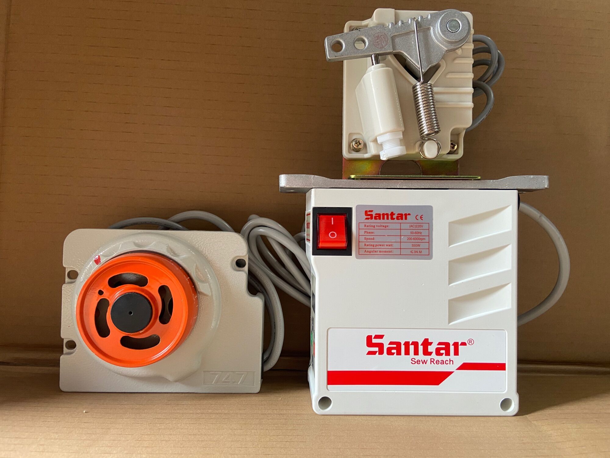 Motor Liền trục máy  vắt sổ vắt sổ 747 hiệu santar.