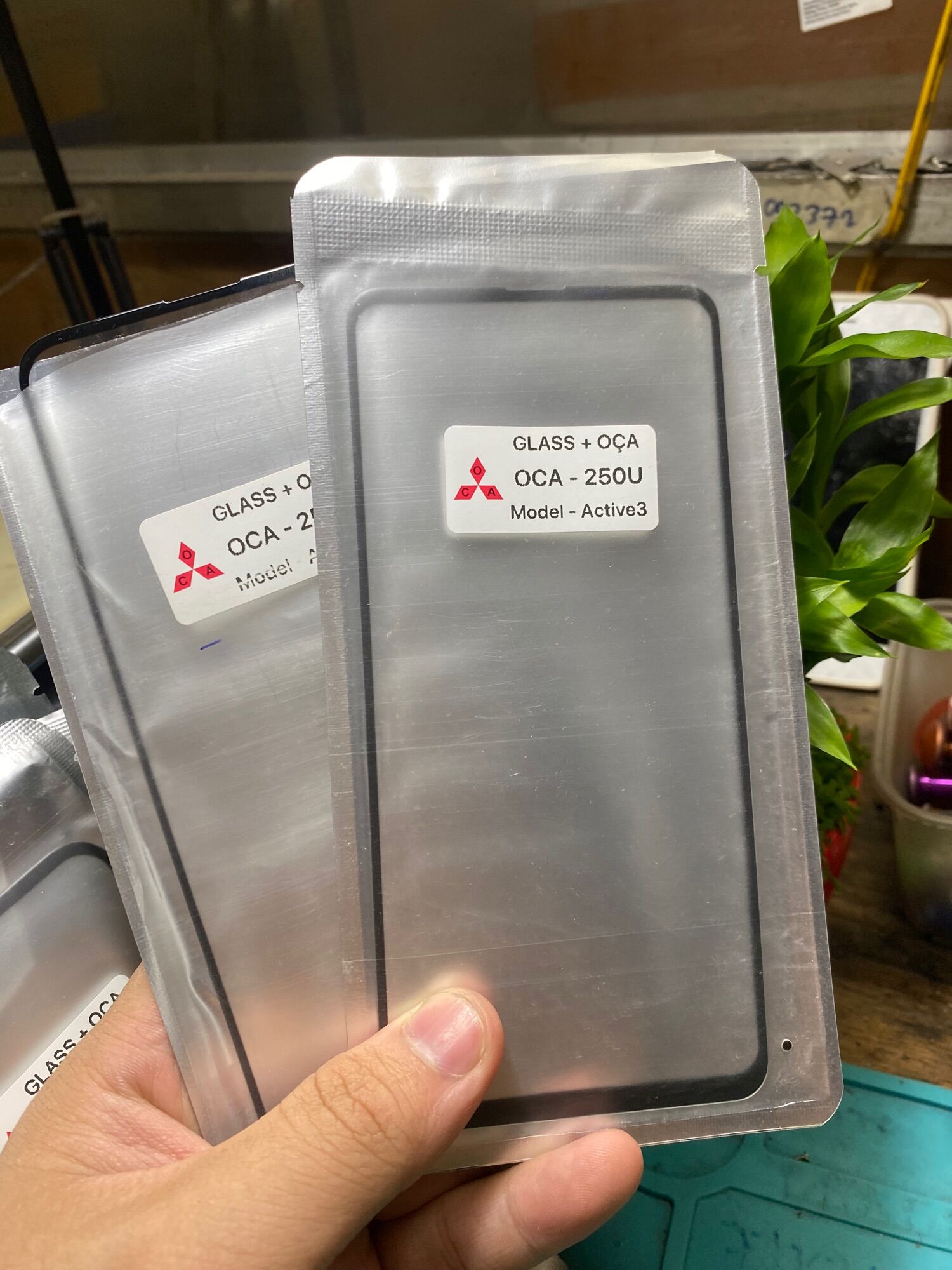 Kính ép Oca liền keo Vsmart Active 3