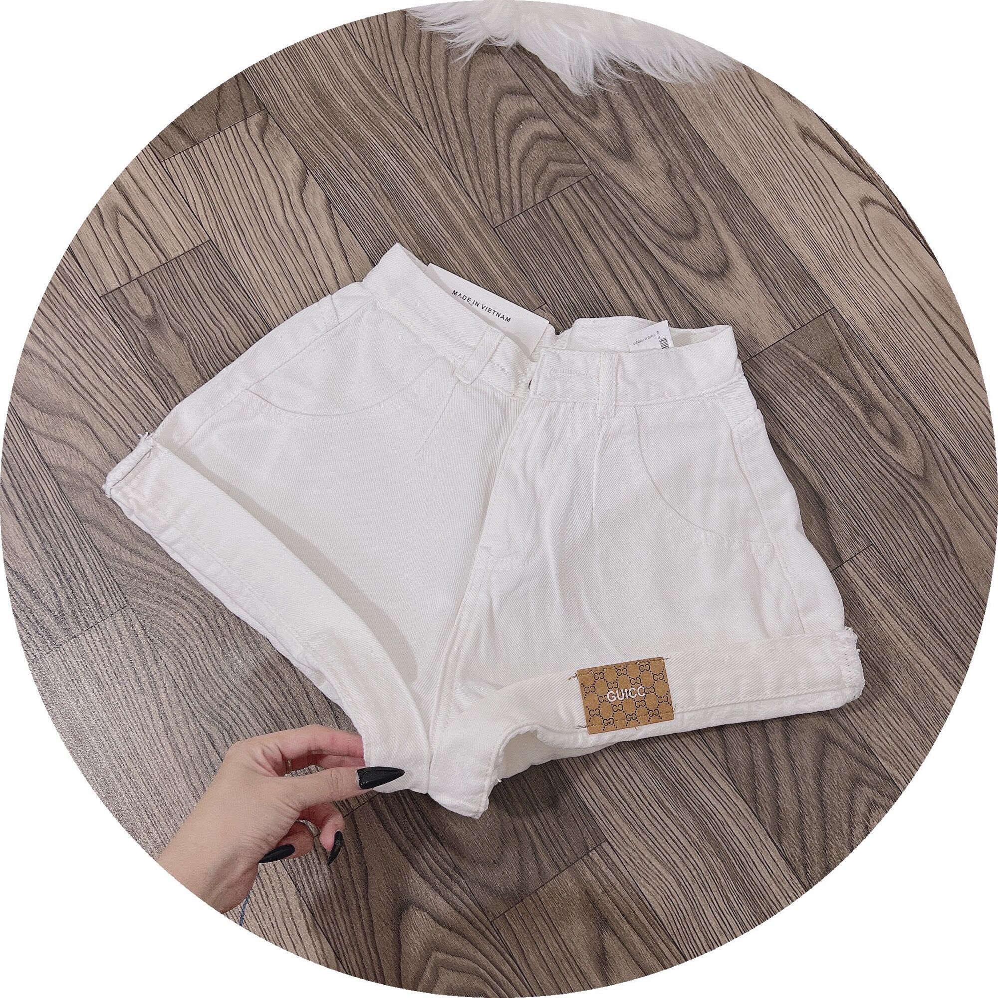 Quần short jean lưng cao lật lai mạc da