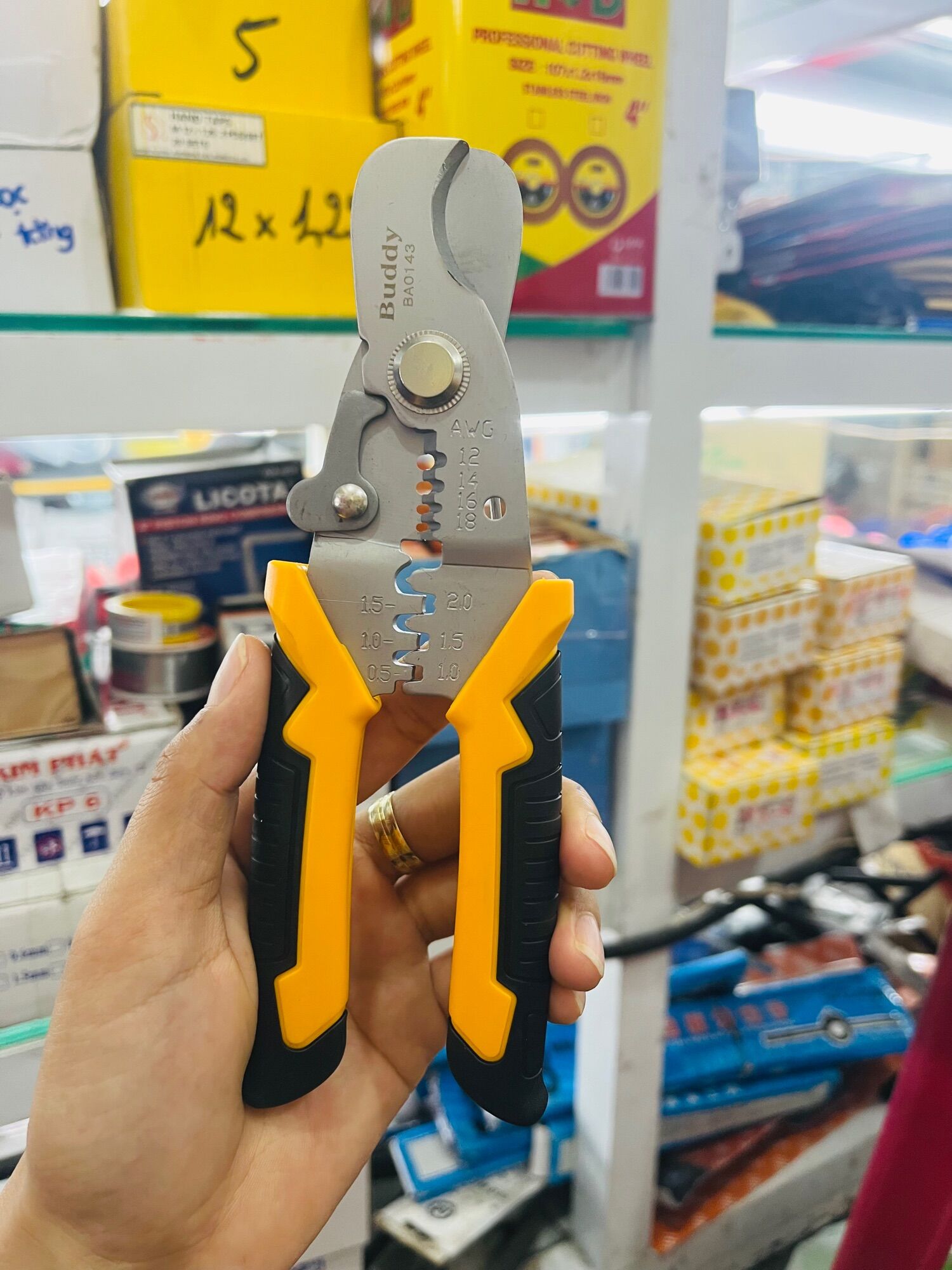 Kéo cắt đa năng BA0144 và BA0143