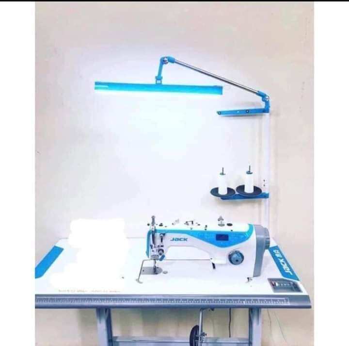 Đèn cần dài lắp cọc chỉ