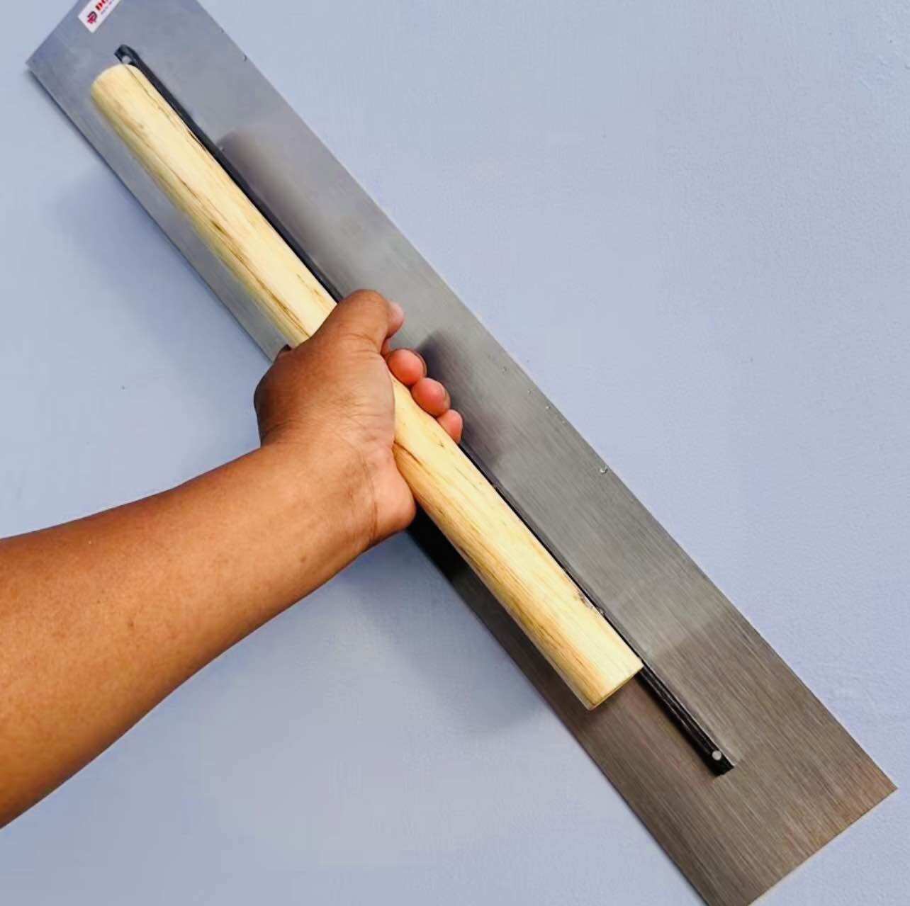 Dao Trét Bột Sơn Nước Bảng Đặt Biệt Tay Cầm Gỗ
Dài 42Cm Thép Trắng 6Yem-Ngang 10Cm Dài
60Cm Chất Lượng Cao