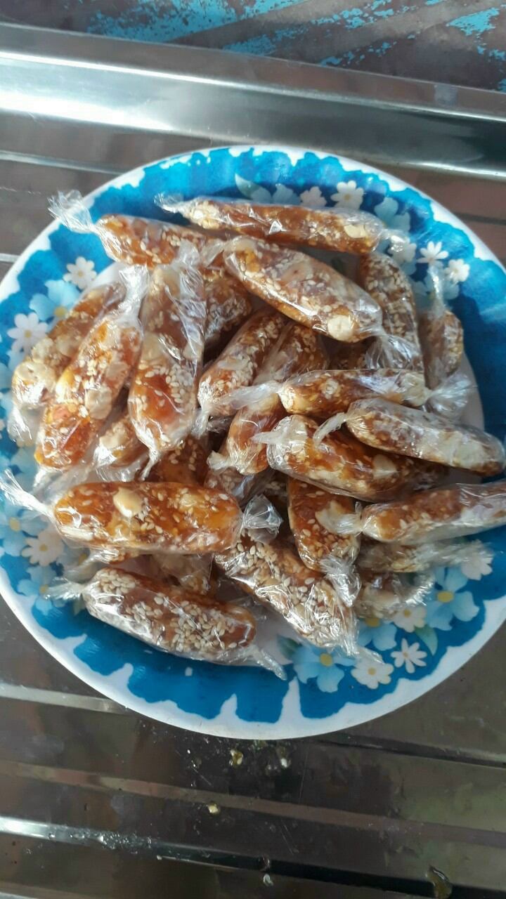 mứt khóm mít đậu phộng nhà làm