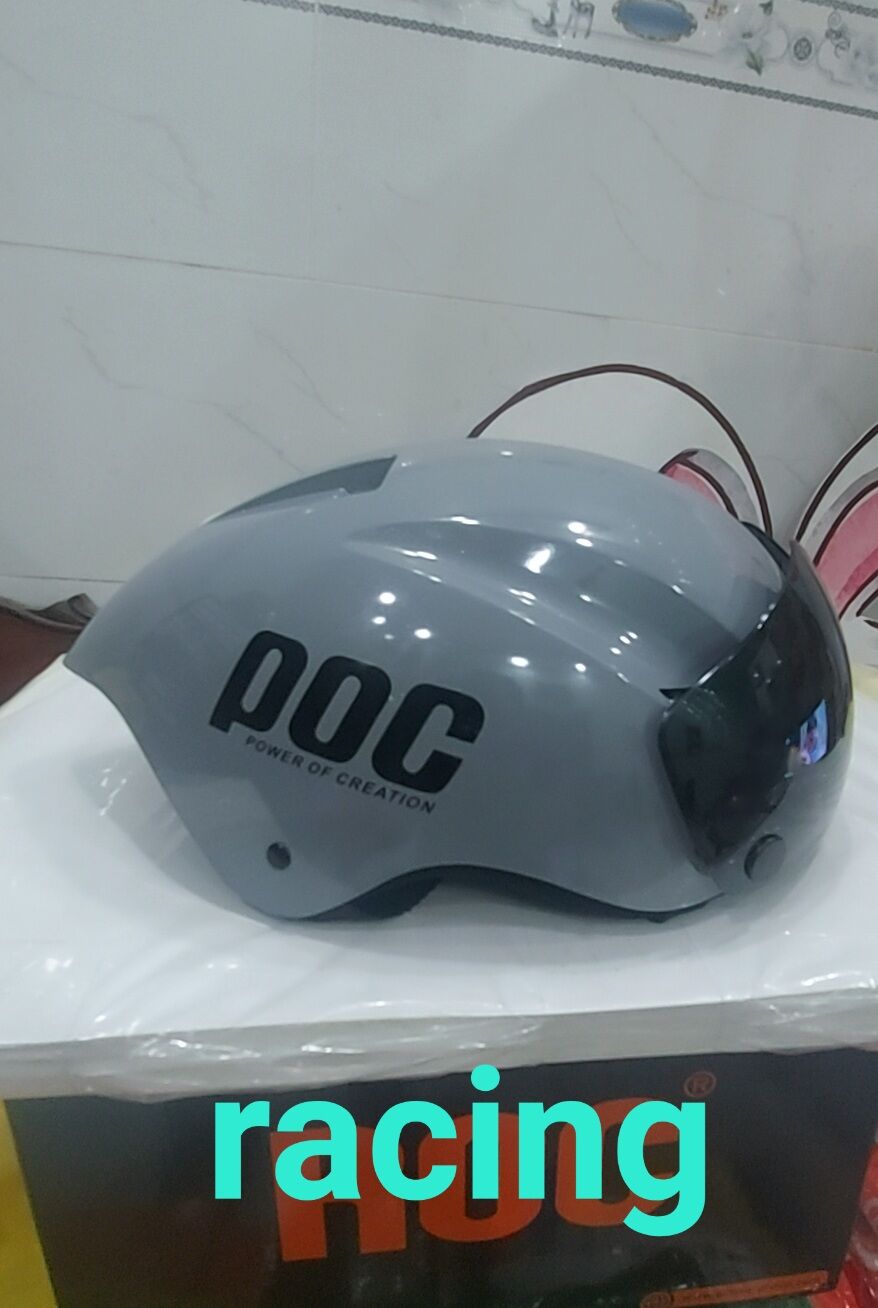 Nón POC đuôi nhọn kèm kính xịn ( Nón trơn lên tem P.O.C )