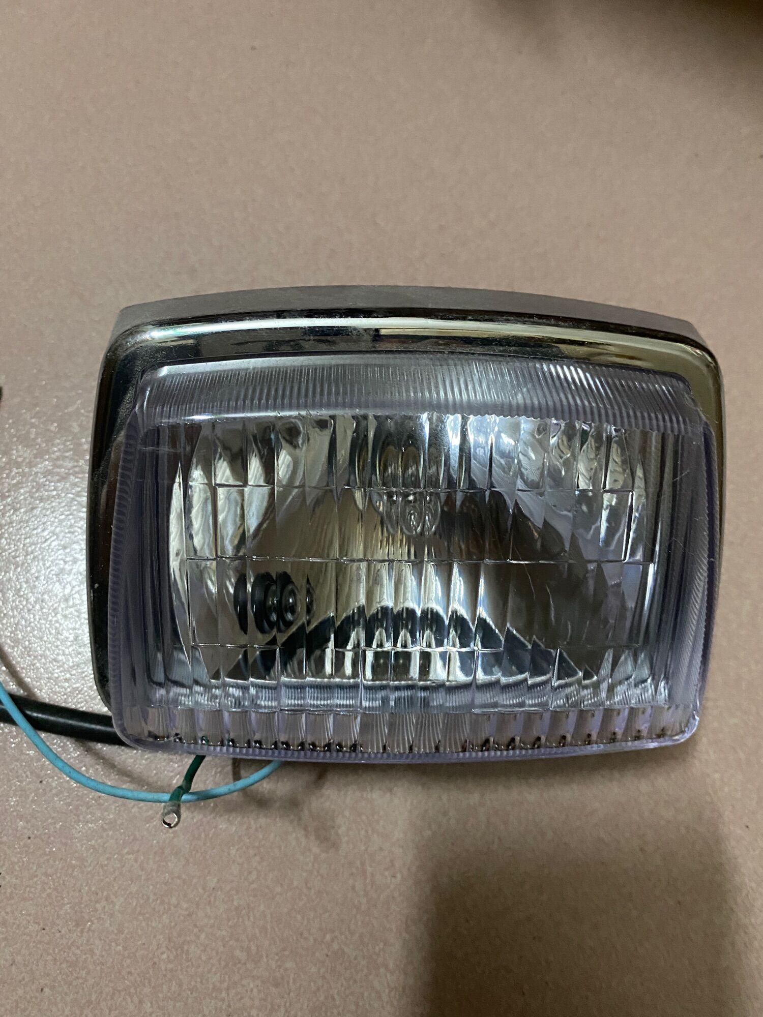 Pha đèn trước xe máy cúp 82 đời mới lắp vừa cho tất cả các dòng xe cúp 82 đời mới cũ