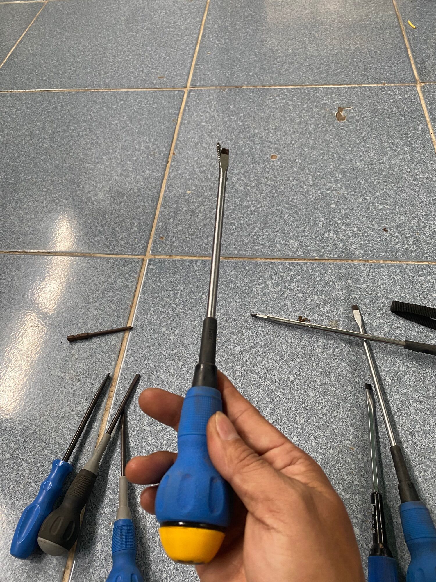 Tua vít Anex đầu dẹp.