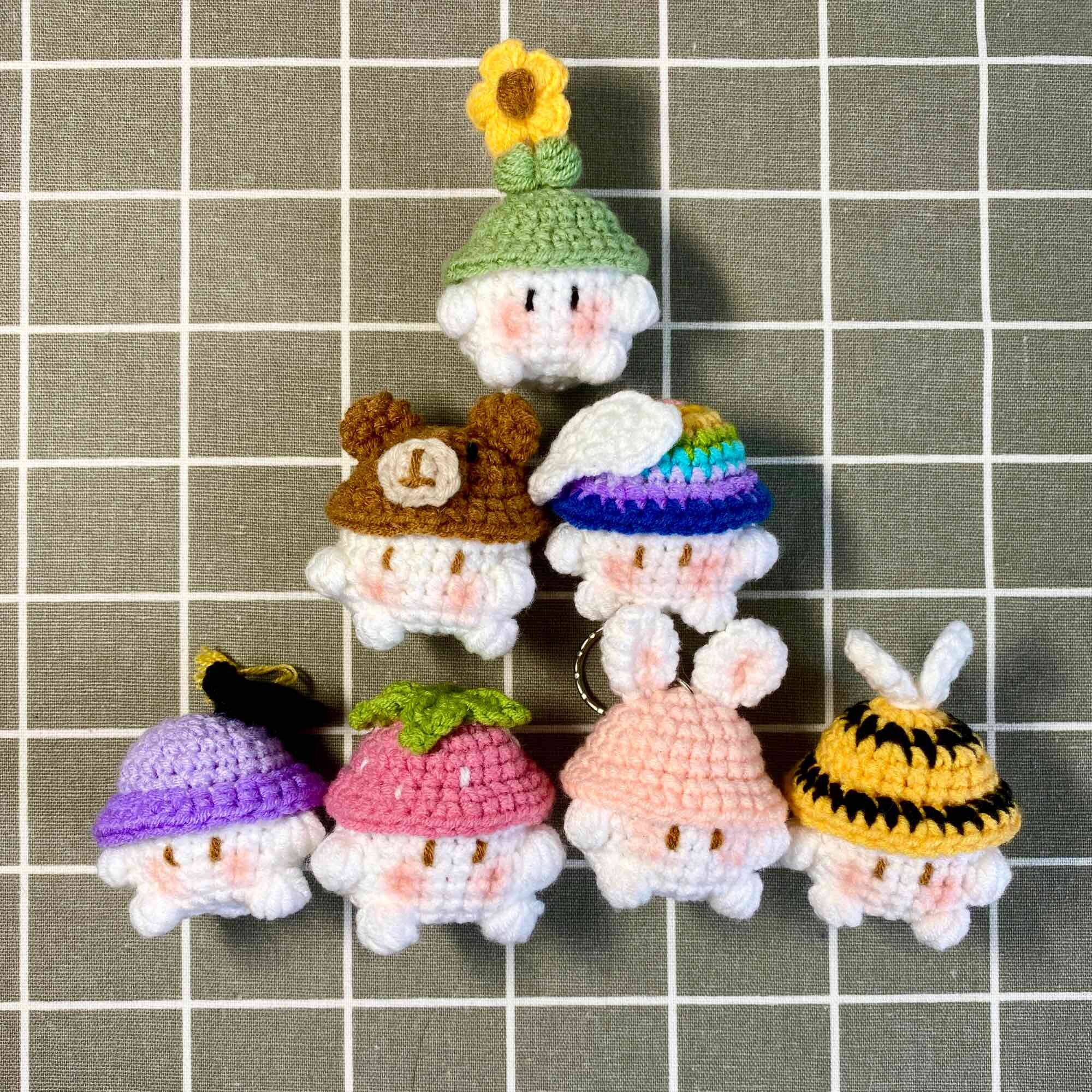 Móc khoá bé nấm mini handmade bằng len