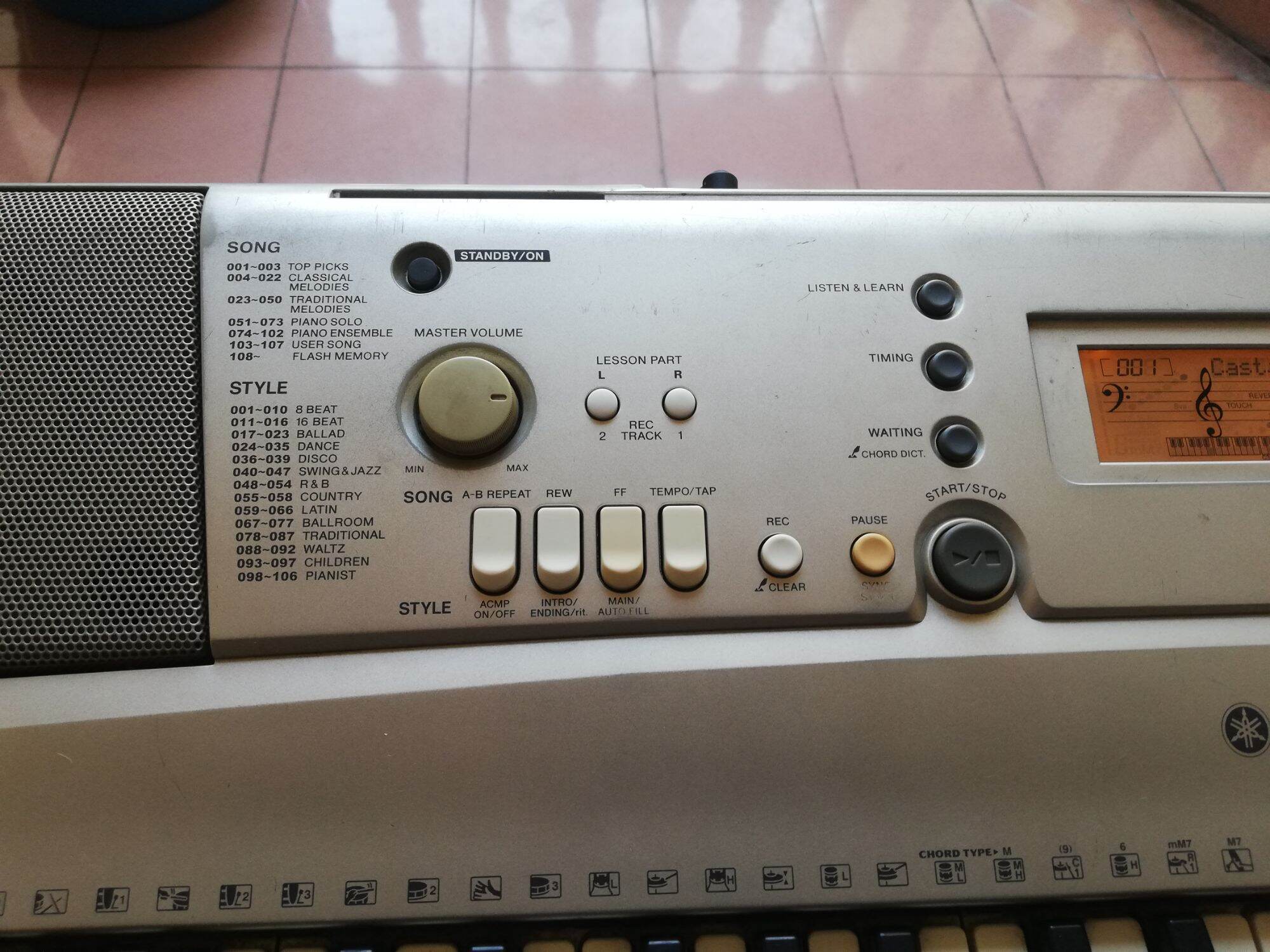 Đàn organ Yamaha PSR E303