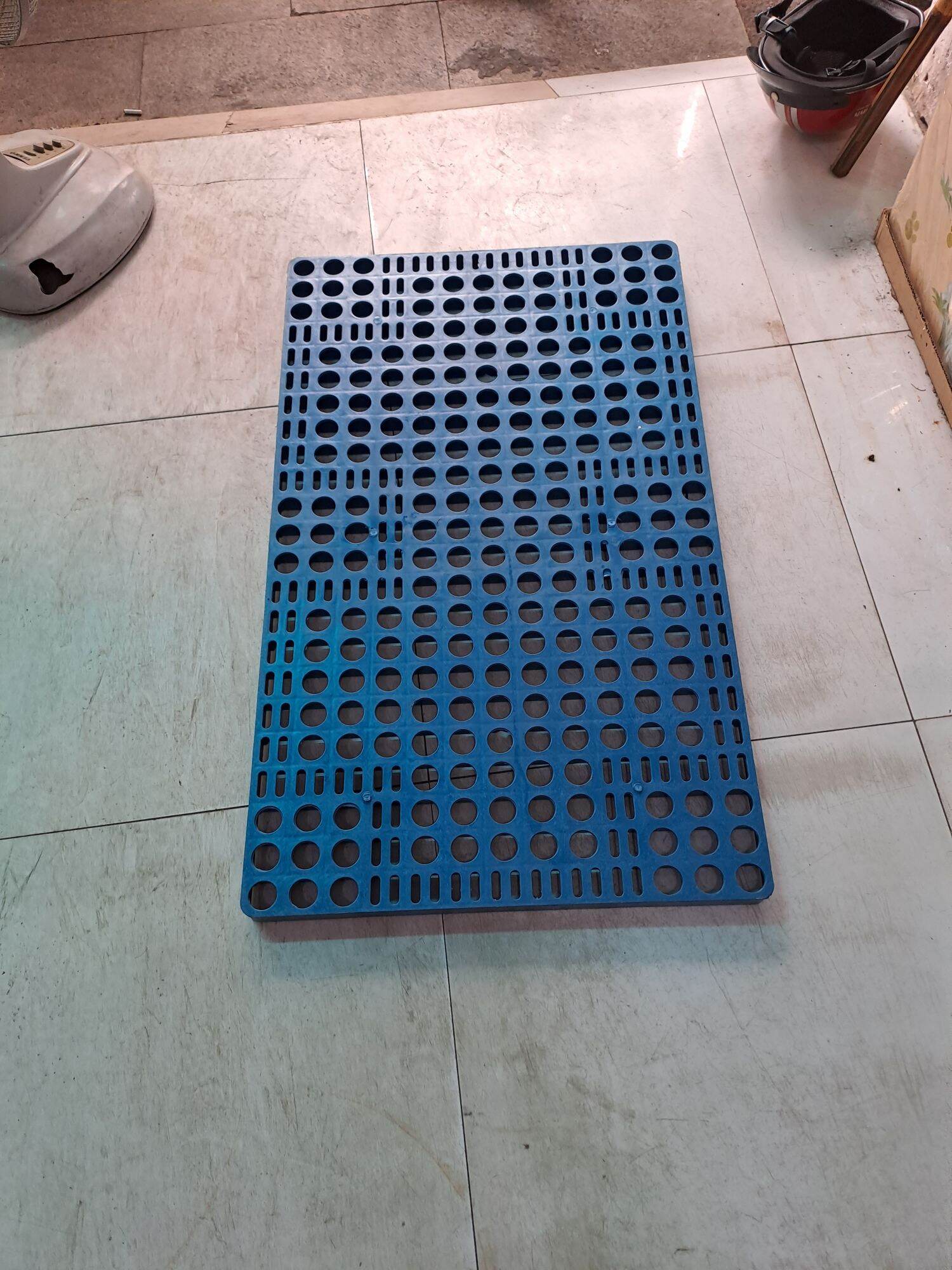 pallet lót sàn nhựa ppe và HD KT 60 100+10pm .có 2 màu xanh dương và