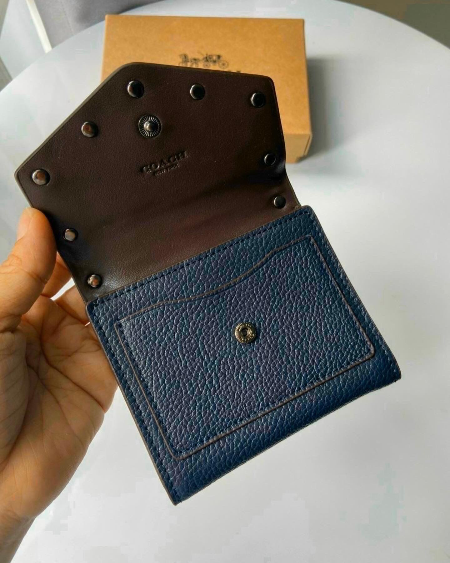 Ví Coach nắp bì thư full box