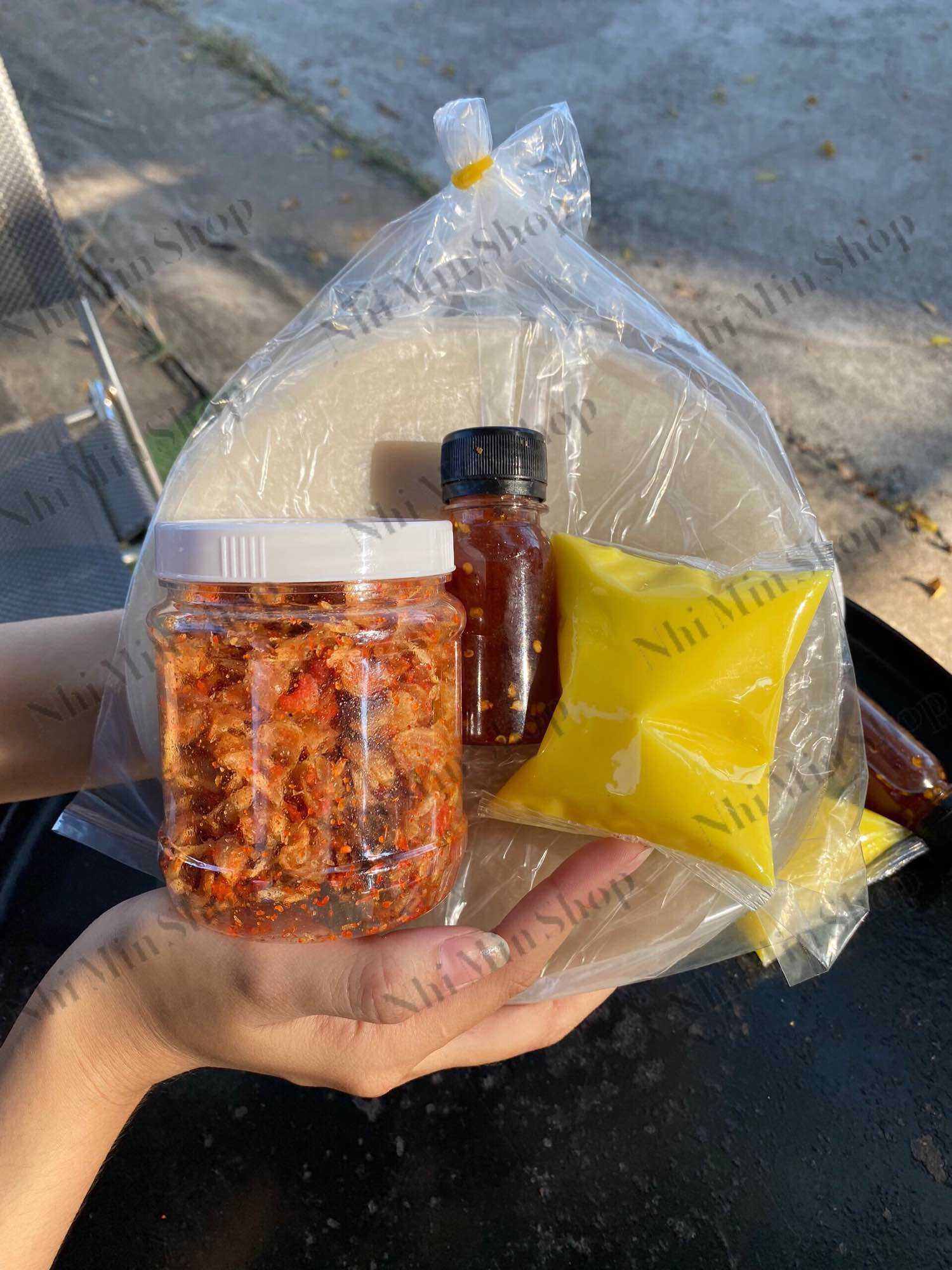 NhiMin Combo 1: BÁNH TRÁNG PHƠI SƯƠNG ăn kèm BƠ trứng gà, muối tép hành phi, tặng kèm chai sốt tắc