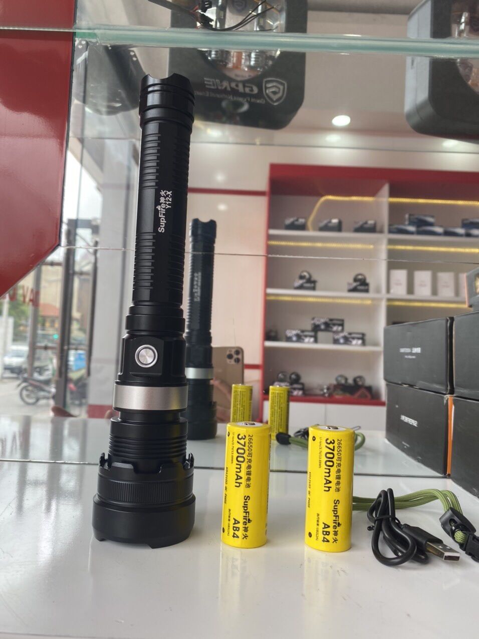 Đèn pin supfire y12-x.