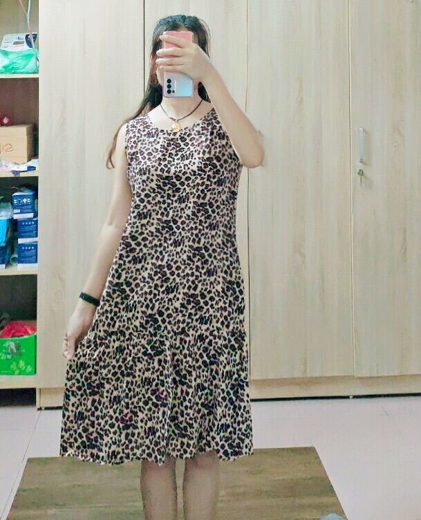 Váy lanh đuôi cá sát nách Việt Thắng