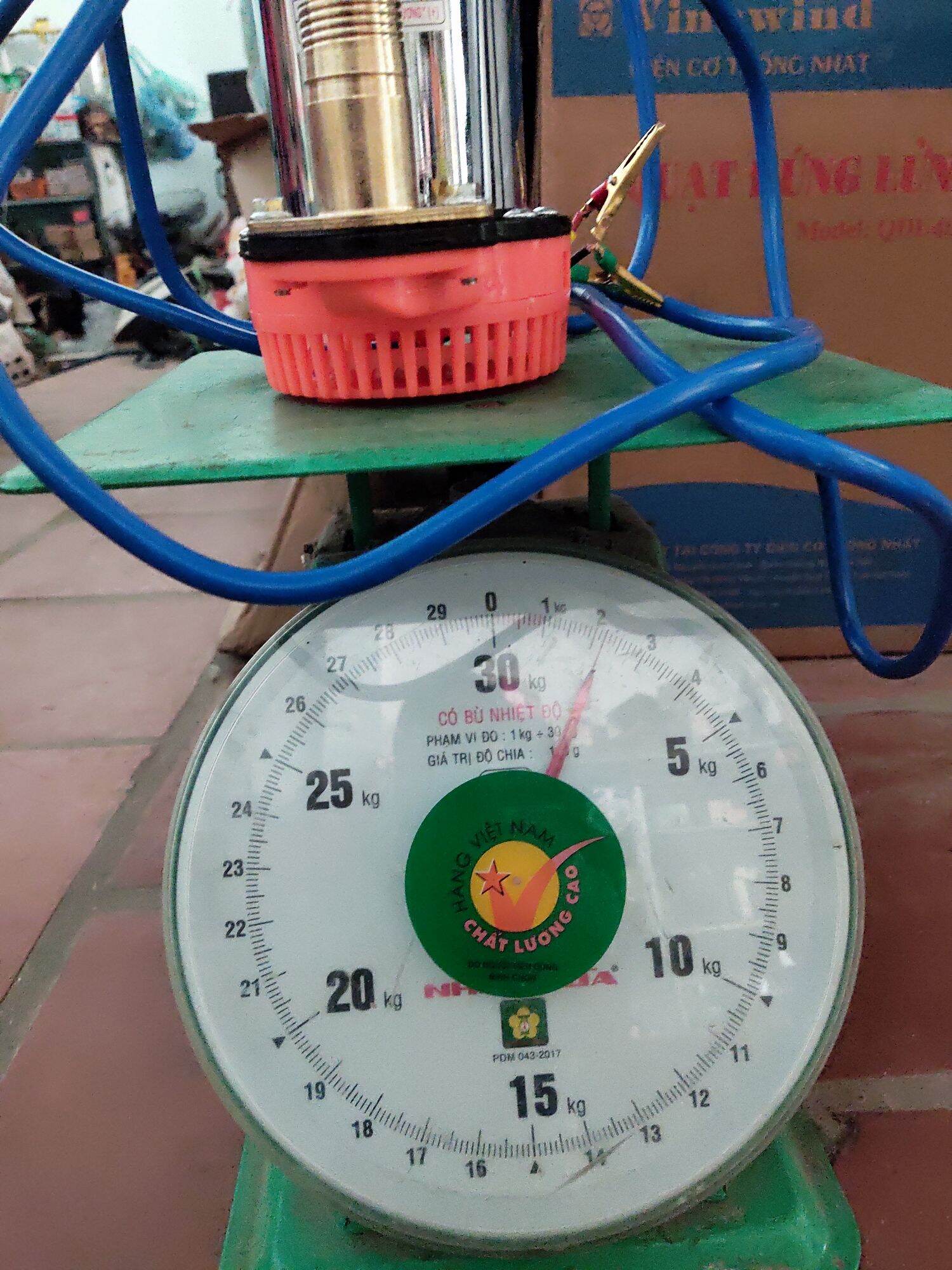 máy bơm tõm 12V