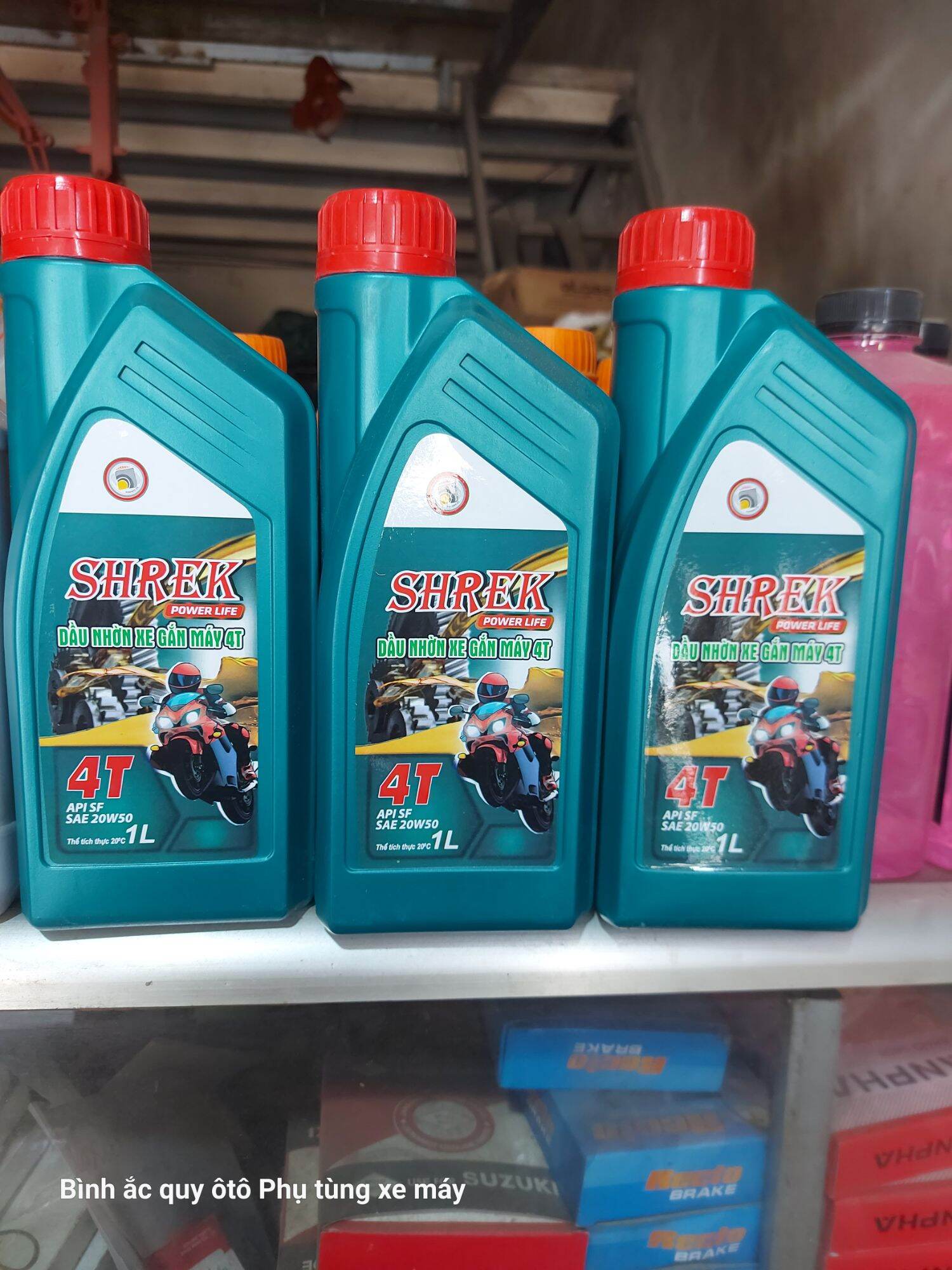 Combo 3 chai nhớt 1l sử dụng xe số đời củ.