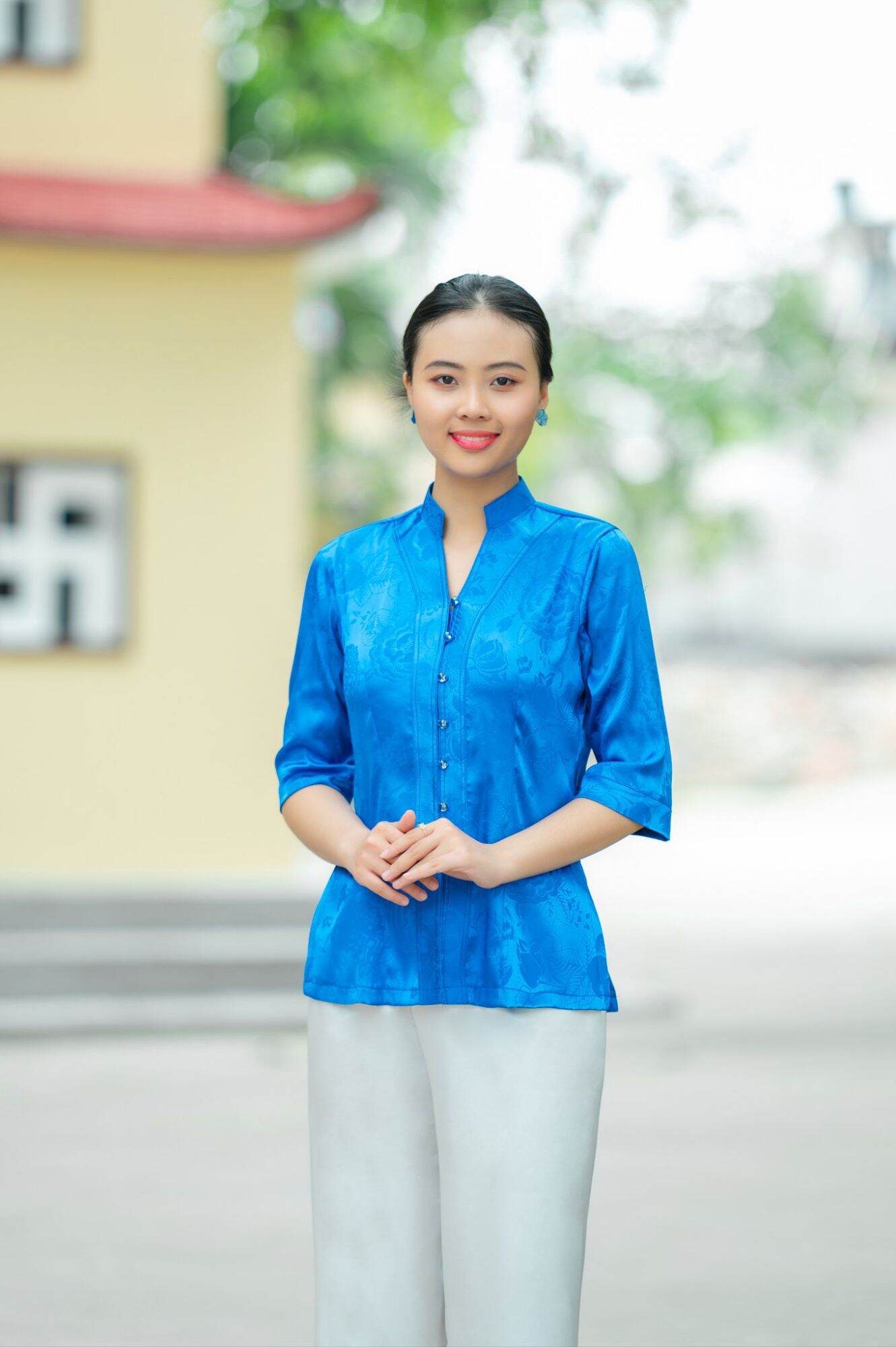 Đồ lam đi chùa # mẫu bà ba gấm cổ trụ
