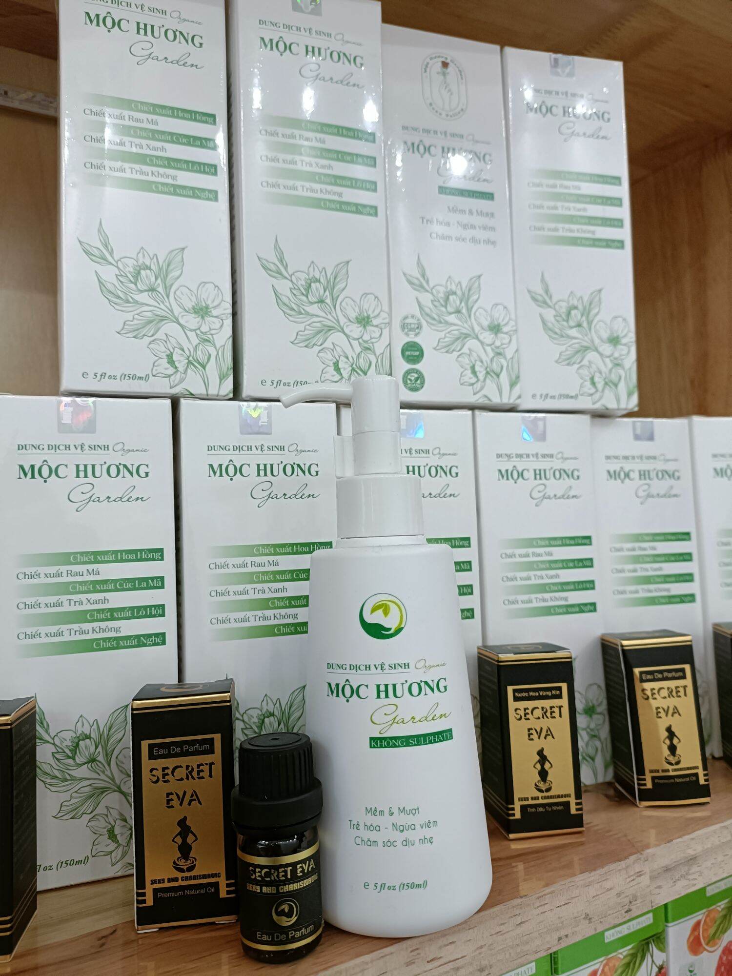 Dung dịch vệ sinh Mộc Hương Garden ( tặng kèm nước hoa)