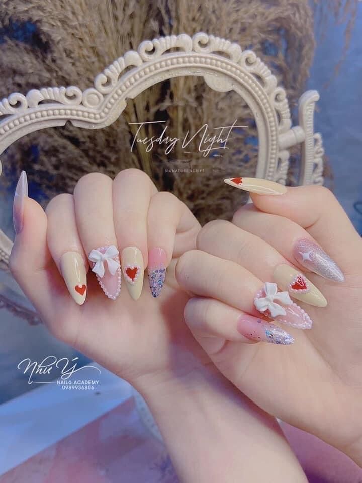 Nail box thiết kế theo phom móng khách đặt đủ dụng cụ / keo mini
