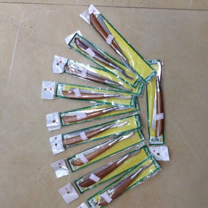 Dao cạo râu cán gỗ