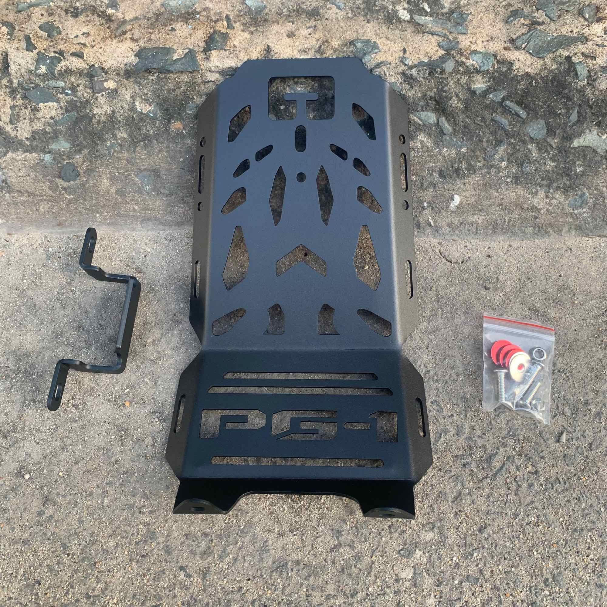 Ba ga giữa xe PG 1 YAMAHA mẫu SẮT CNC sơn đen