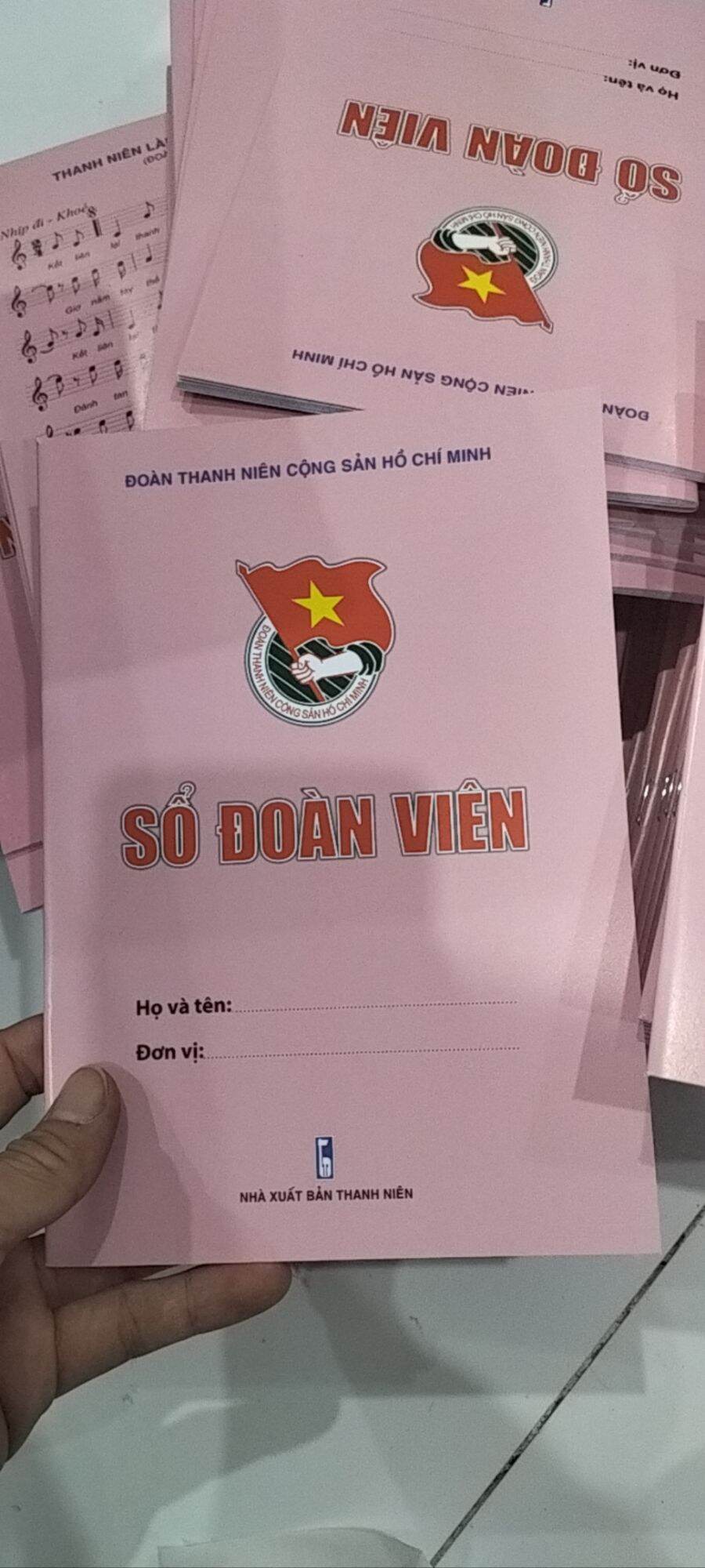 Combo 100 sổ đoàn viên, chuẩn mẫu có tem ( giá bìa 10k)