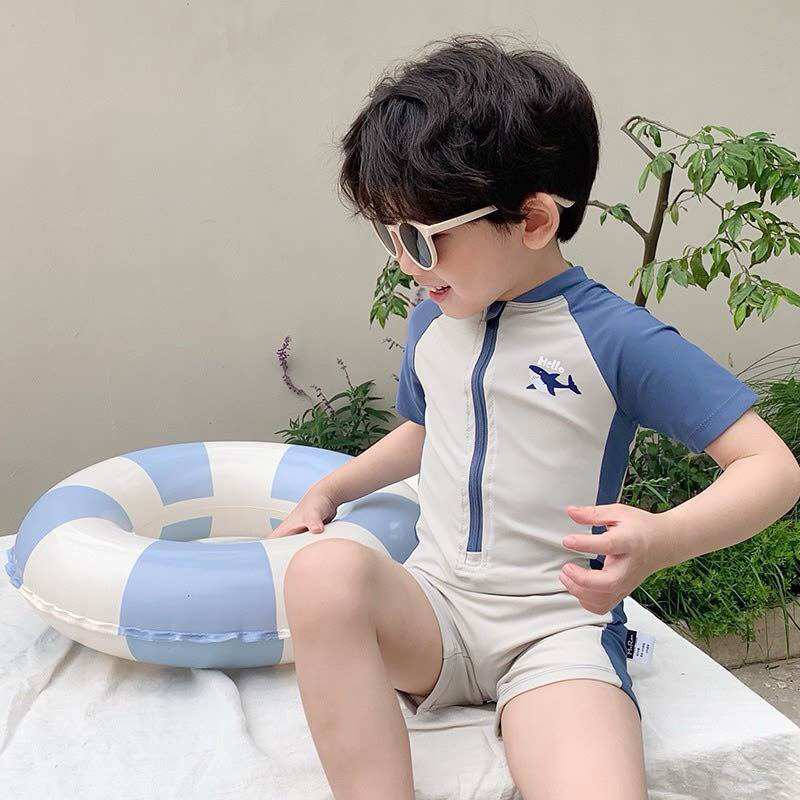 Đồ Bơi Liền Thân Kèm Mũ Bé Trai (10-30kg)