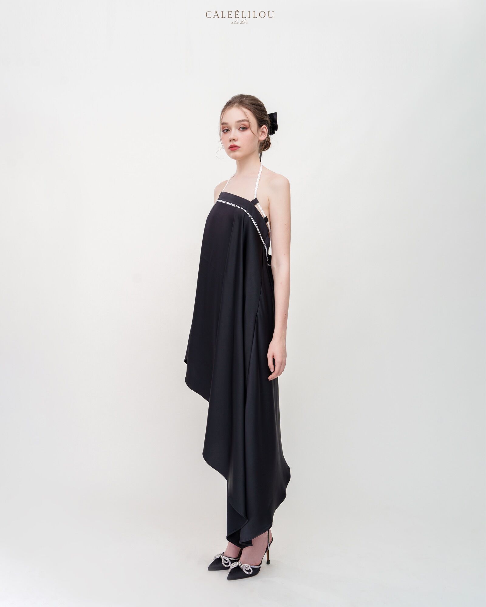 Caleelilou - Đầm suông lụa Manon viền ren