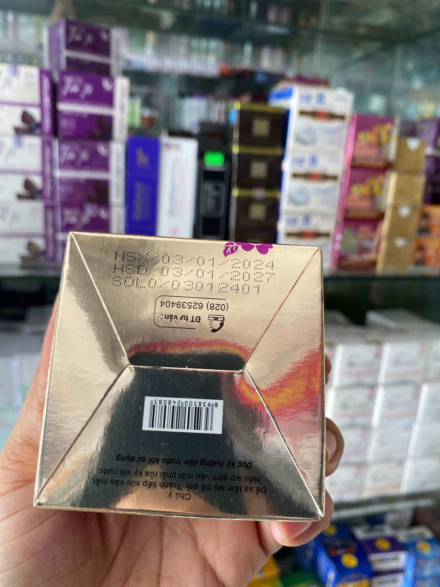 Kem elite con bướm nguyễn quách 3in 1
