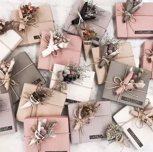 Giấy gói quà siêu xinh + dịch vụ gói miễn phí
