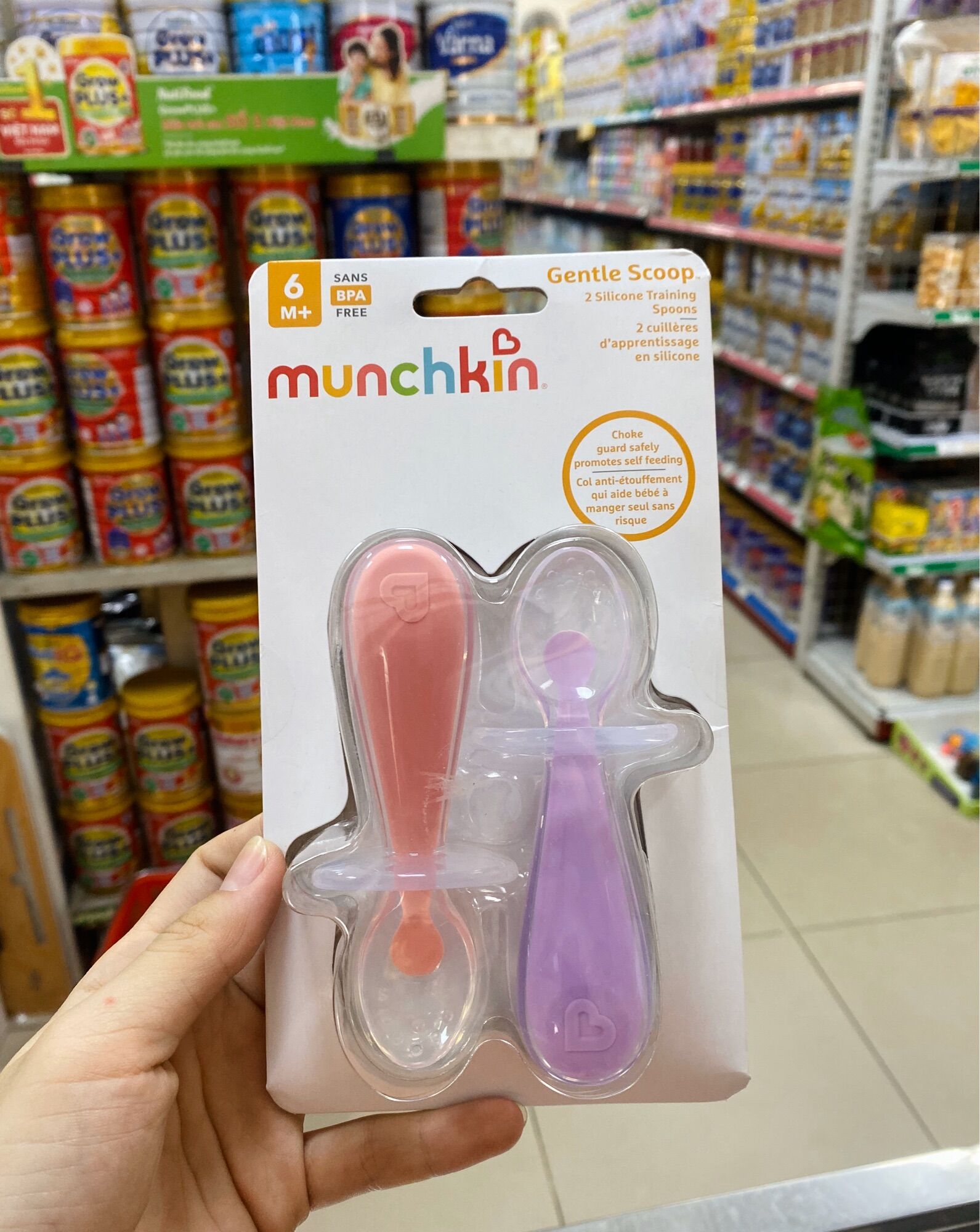 Bộ 2 thìa silicon Munchkin tập xúc chống hóc cho bé
