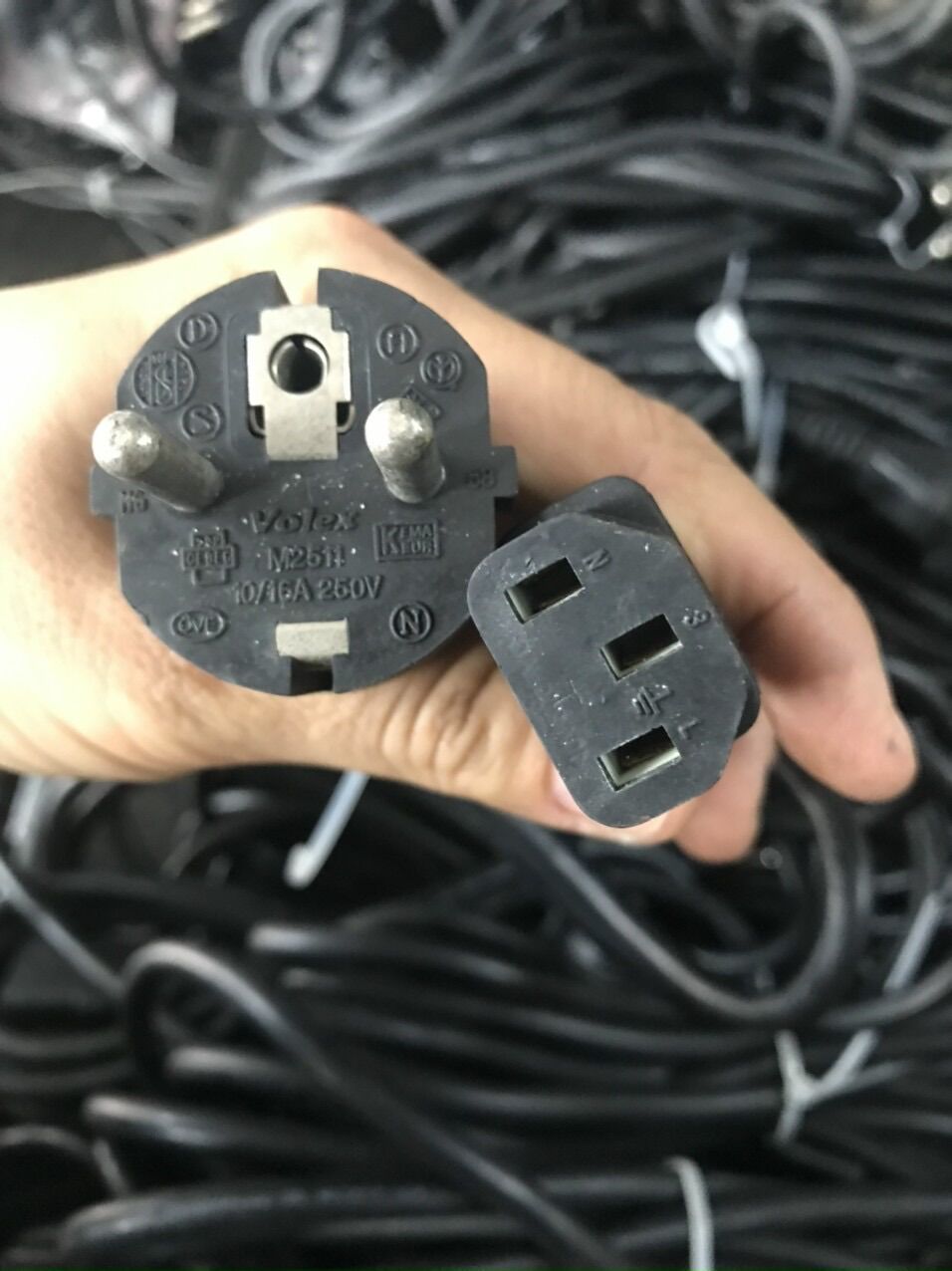 dây nguồn 1m8 bãi