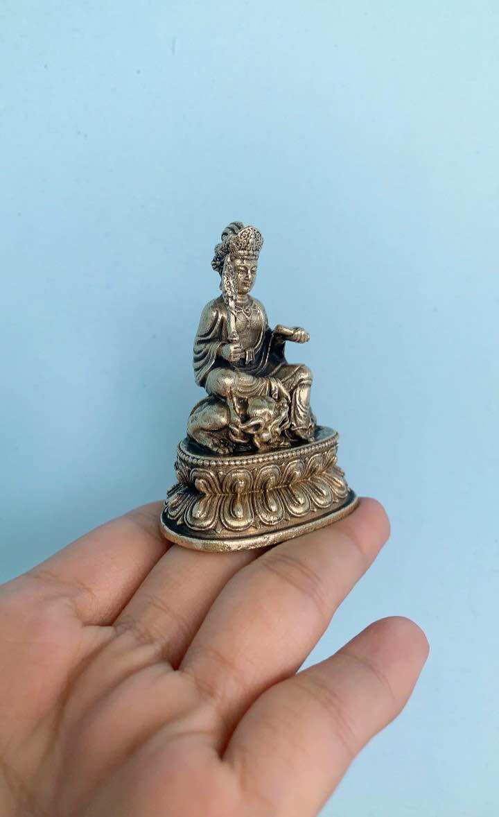 Tượng Văn thù bồ tát đồng