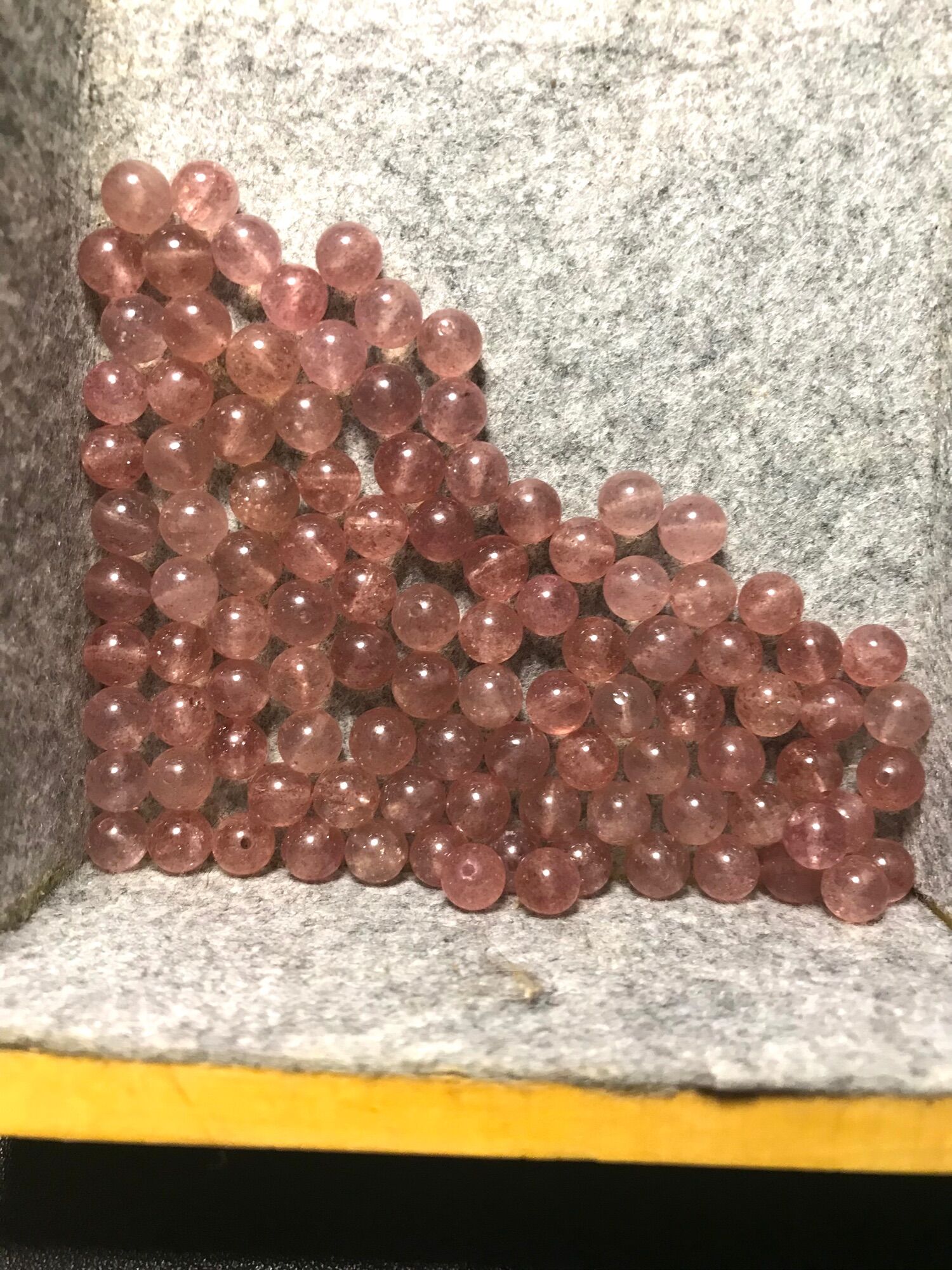 Hạt đá lẻ Strawberry Quartz ~7mm