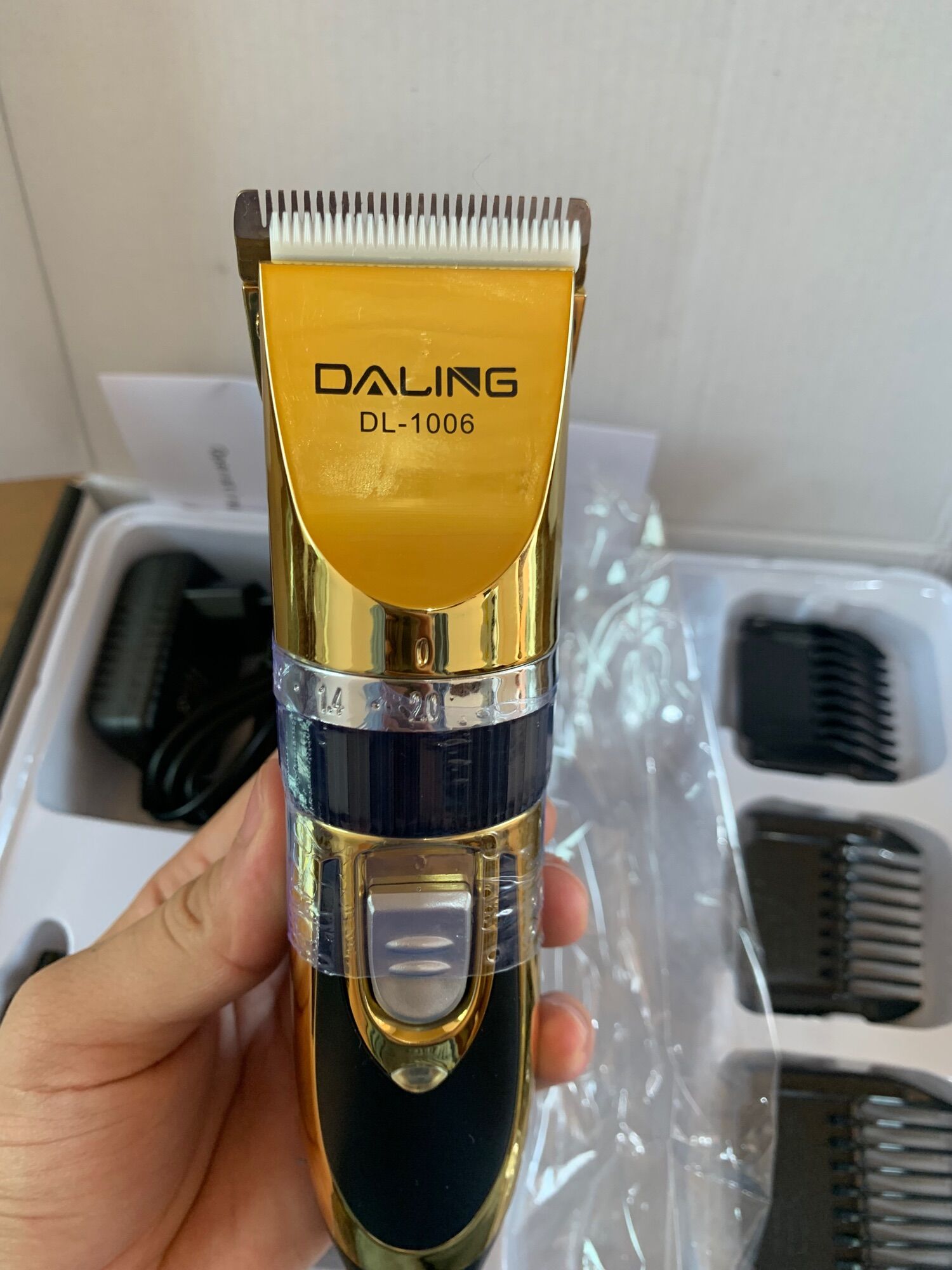 Tông đơ cắt tóc 12W DALING 1006- Tặng thêm 1 pin