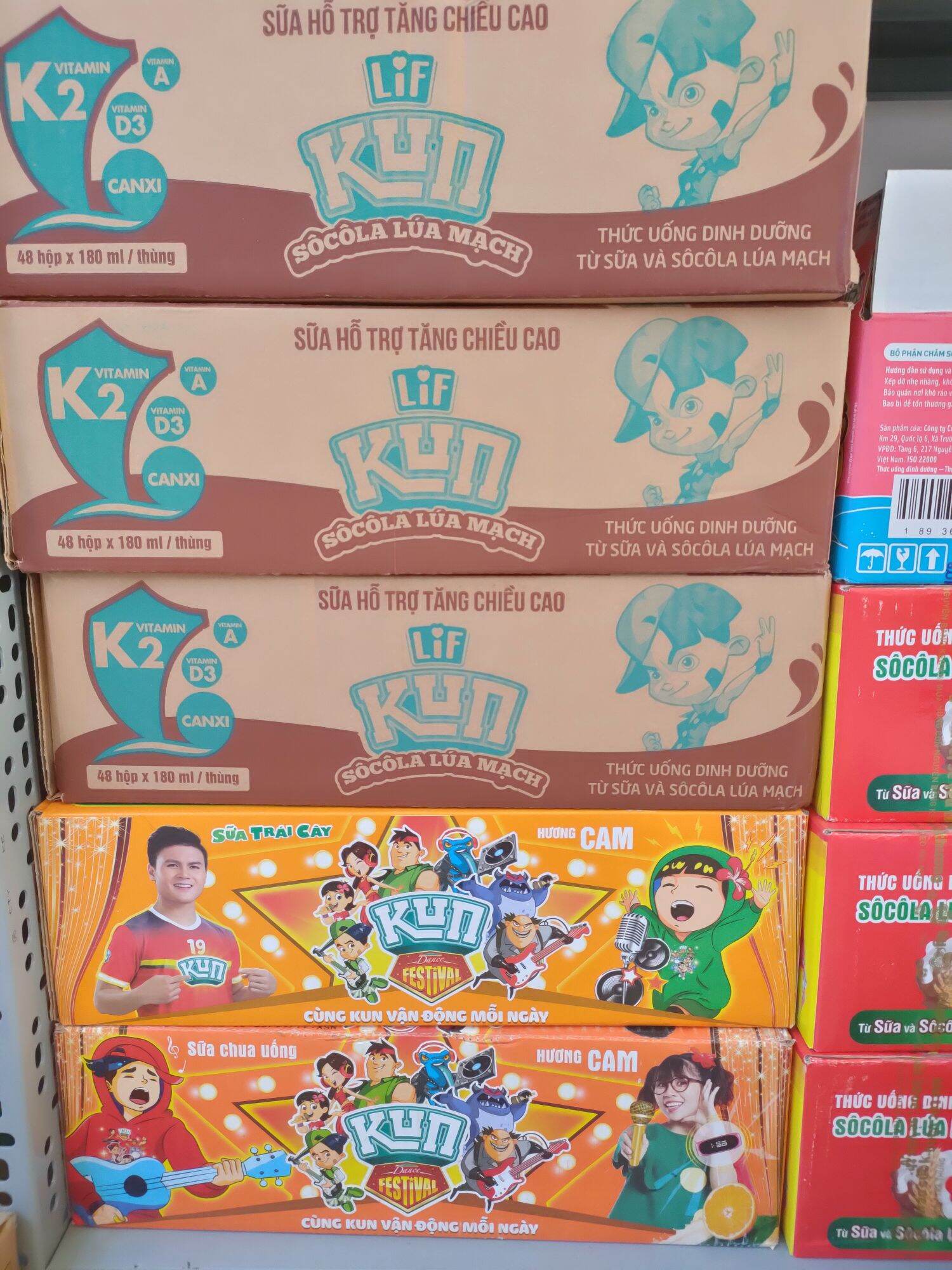 Thùng sữa KUN mix vị 180ml (48 hộp x 180ml)