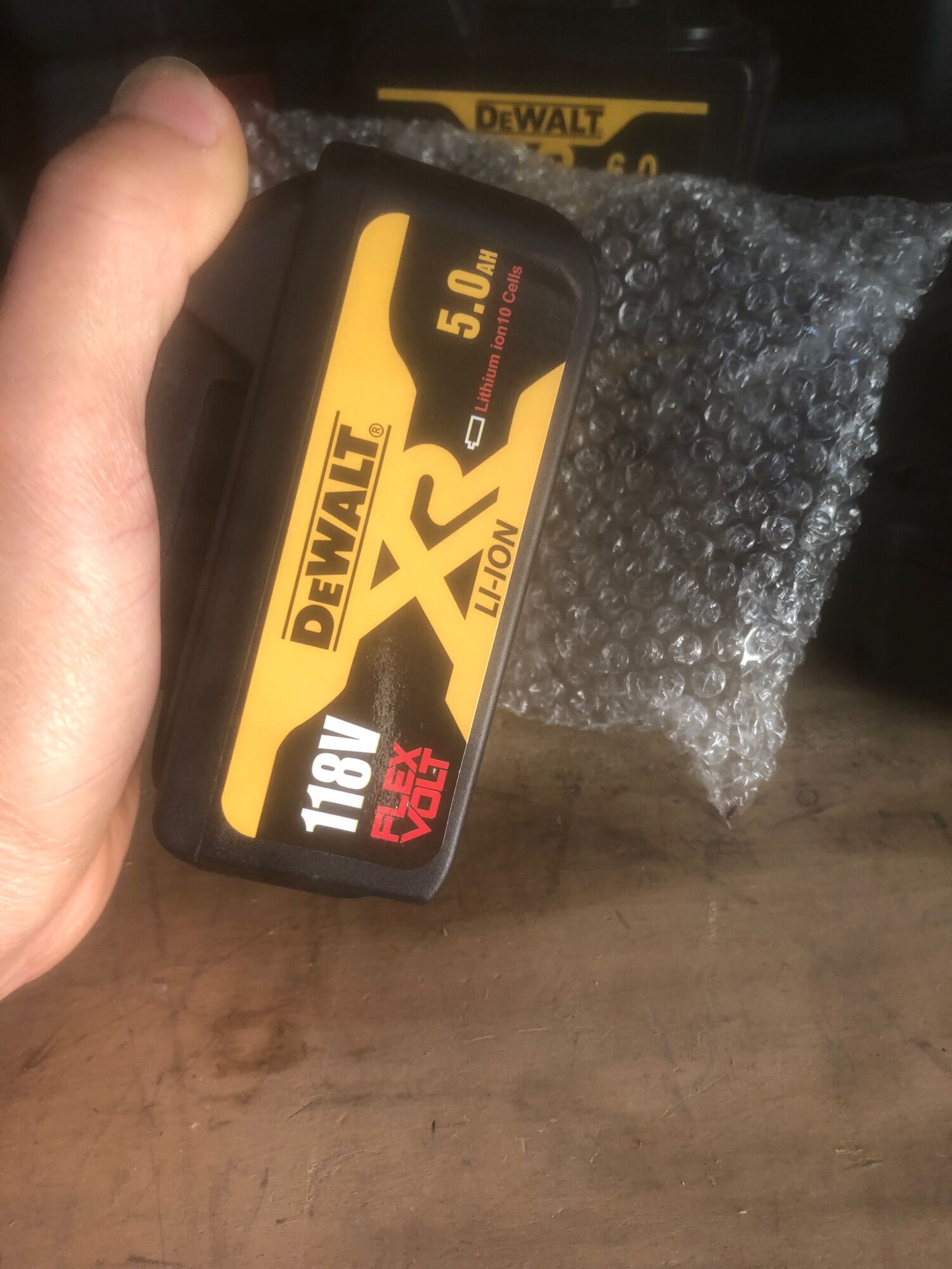 (XẢ KHO BIN 10 cell) Bin máy siết bulong , máy khoan bin , chuyên vít ……(chân bin thông dụng)