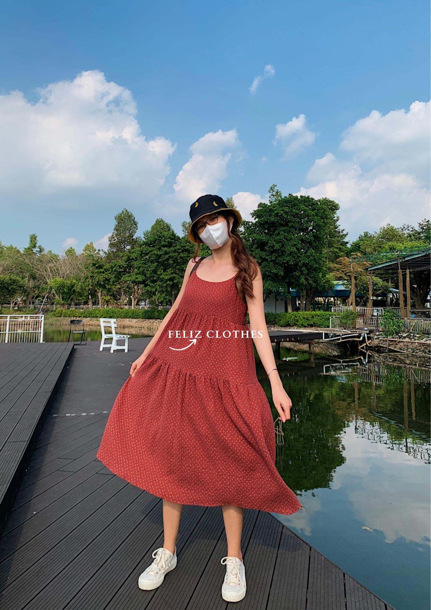 Đầm 2 dây xô muslin đỏ mận siêu đáng yêu