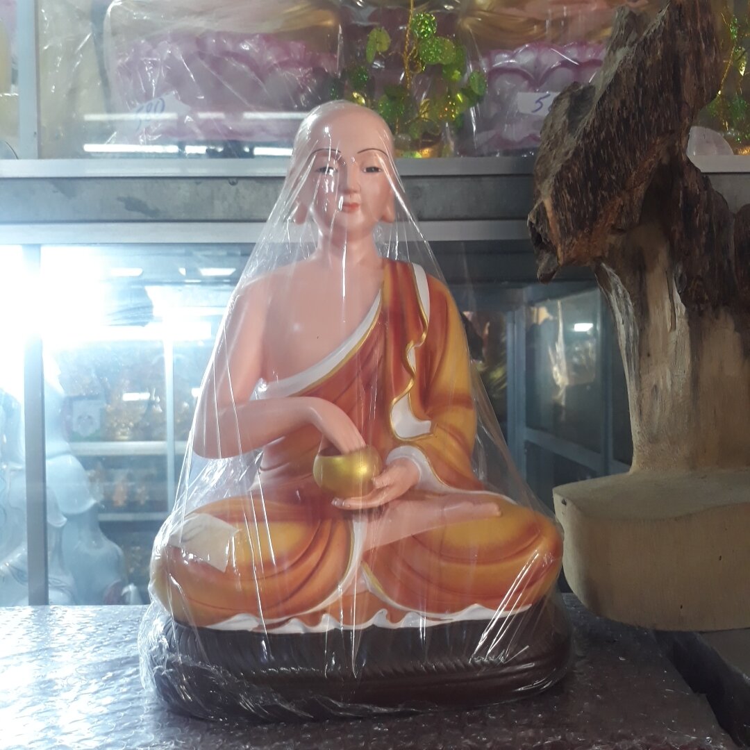 Tượng thánh tăng sivali Vn 3 tấc 5 .Tượng cao 33cm đế ngang 22cm sâu 16cm