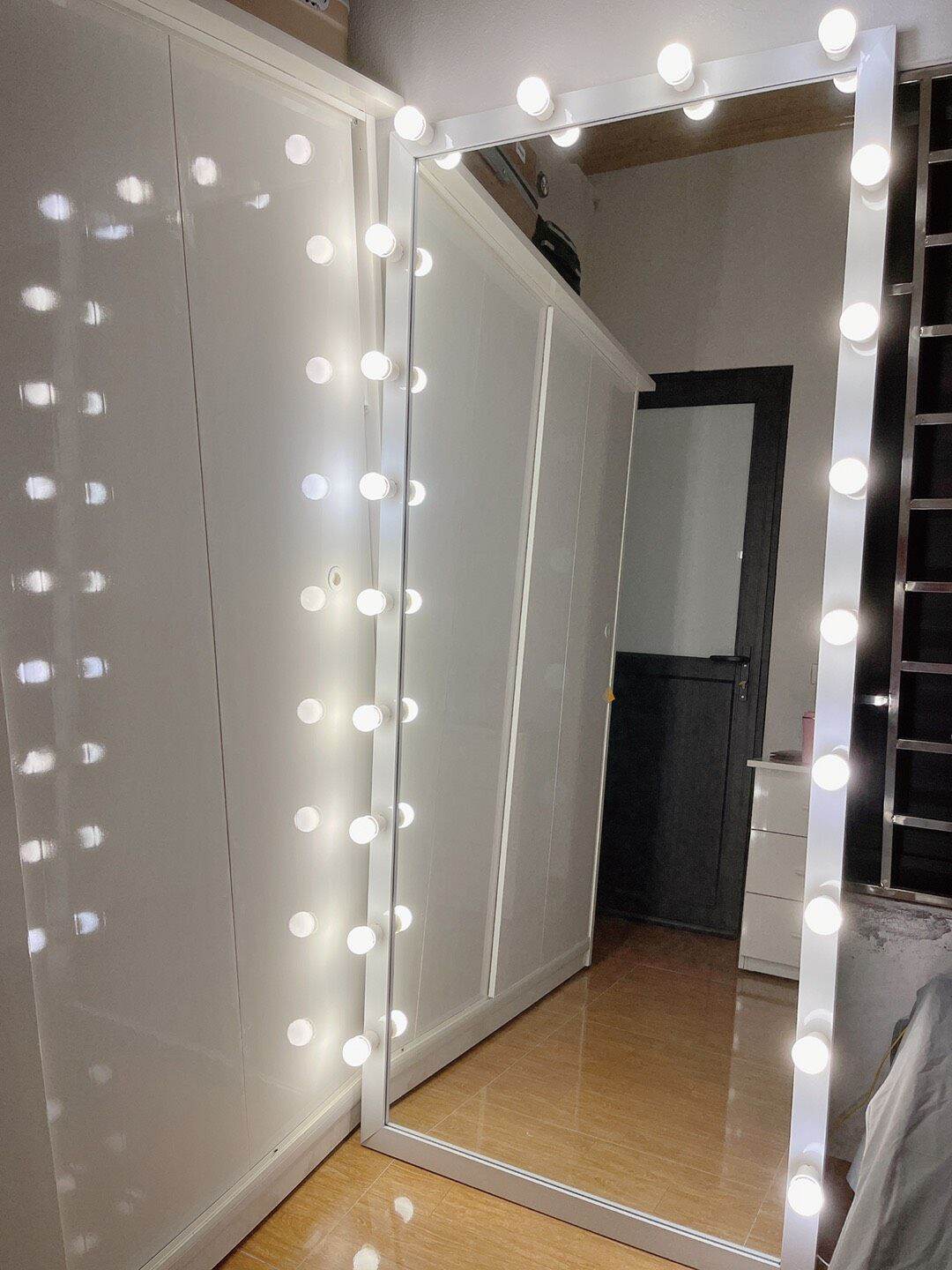 Gương đèn led 70x170cm 18 bóng